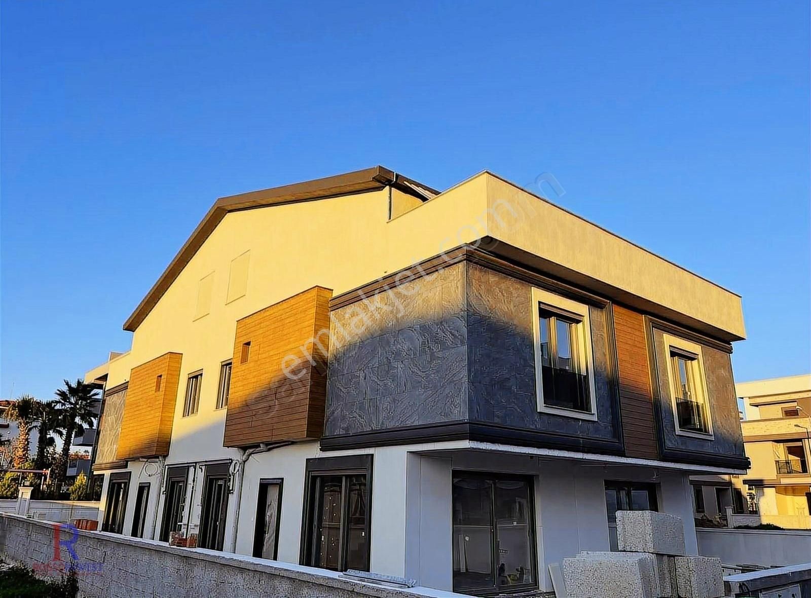 Menderes Altıntepe Satılık Villa Rossoınwest'ten Altıntepede Satılık 4+1 Villalar