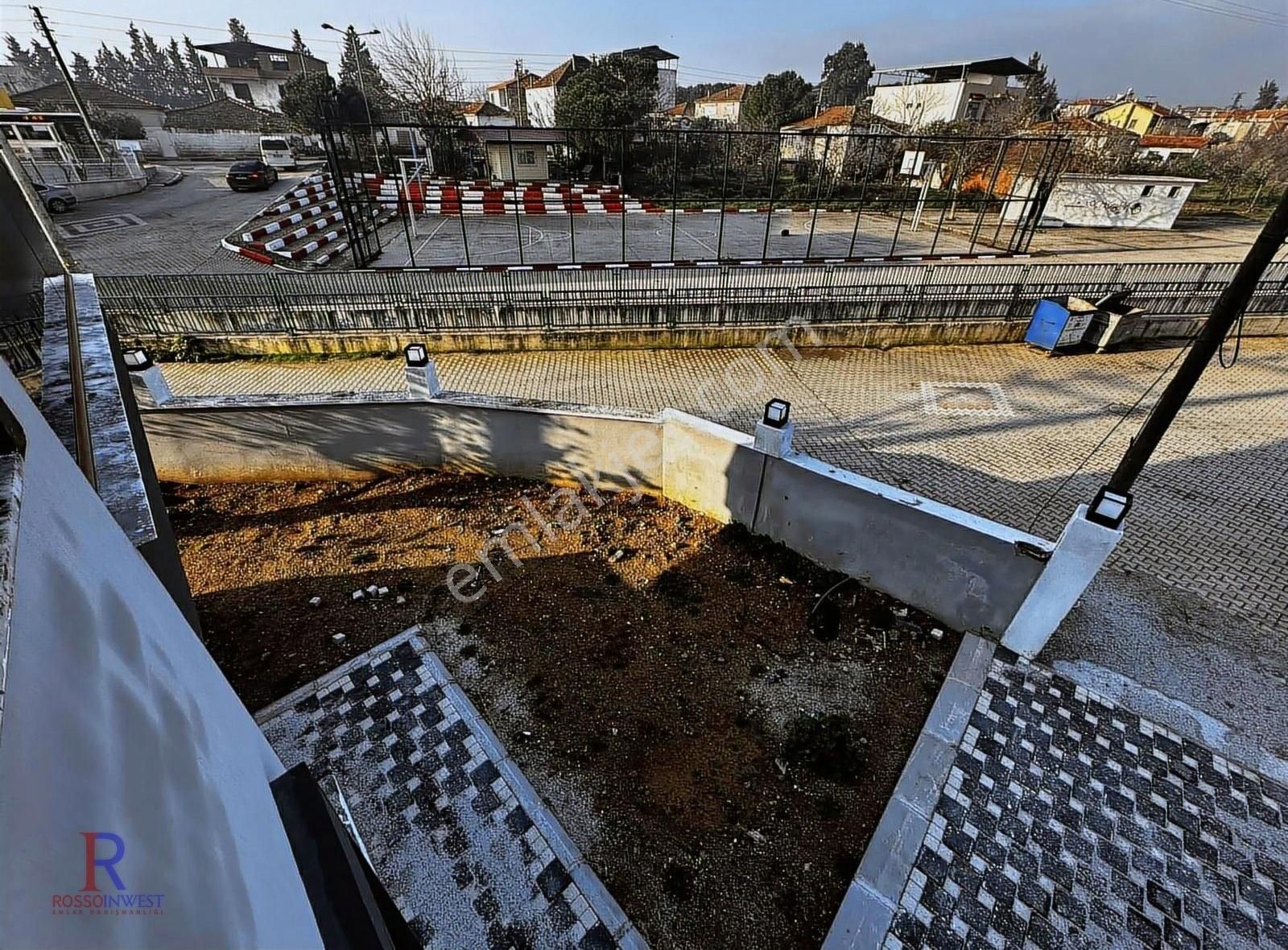 Menderes Görece Cumhuriyet Satılık Villa Rossoınwest'ten Görece'de Muhteşem Konumda 4+1 Villa