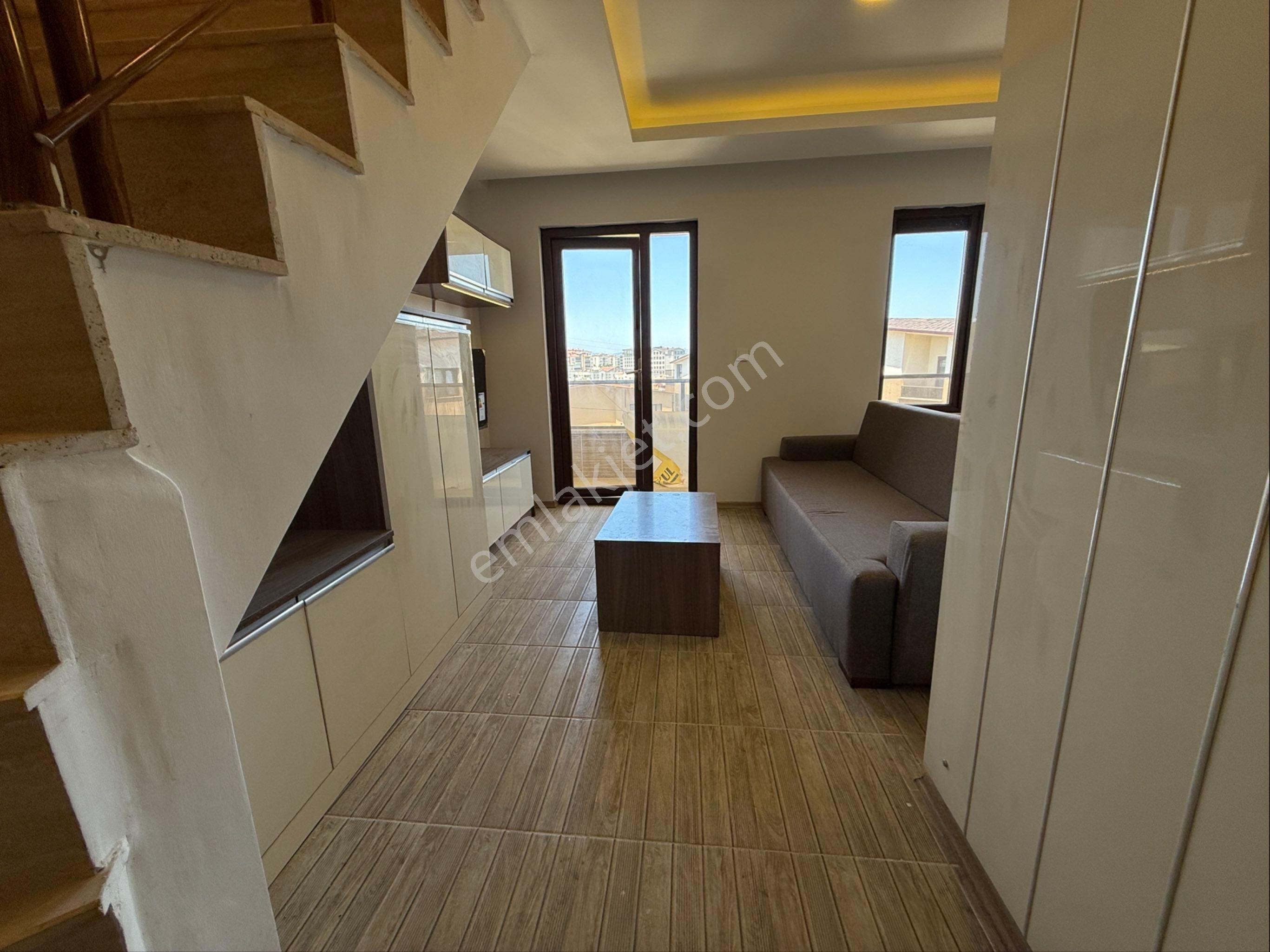 Üstünelden Merkezde Kiracısız Manzaralı 2+1 Dublex Satılık Daire