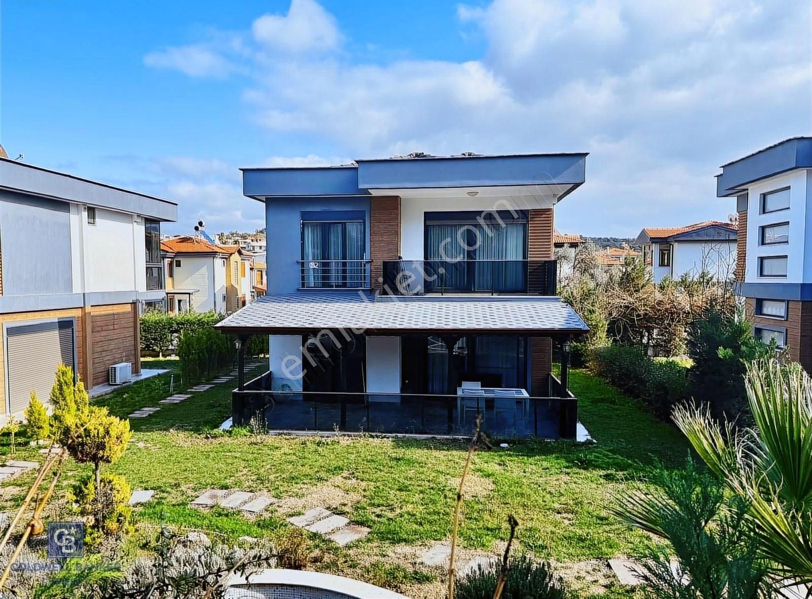 Ayvalık Sahil Kent Satılık Villa Ayvalık'ta Kaçırılmayacak Villa! Tatil Tadında Bir Yaşam.