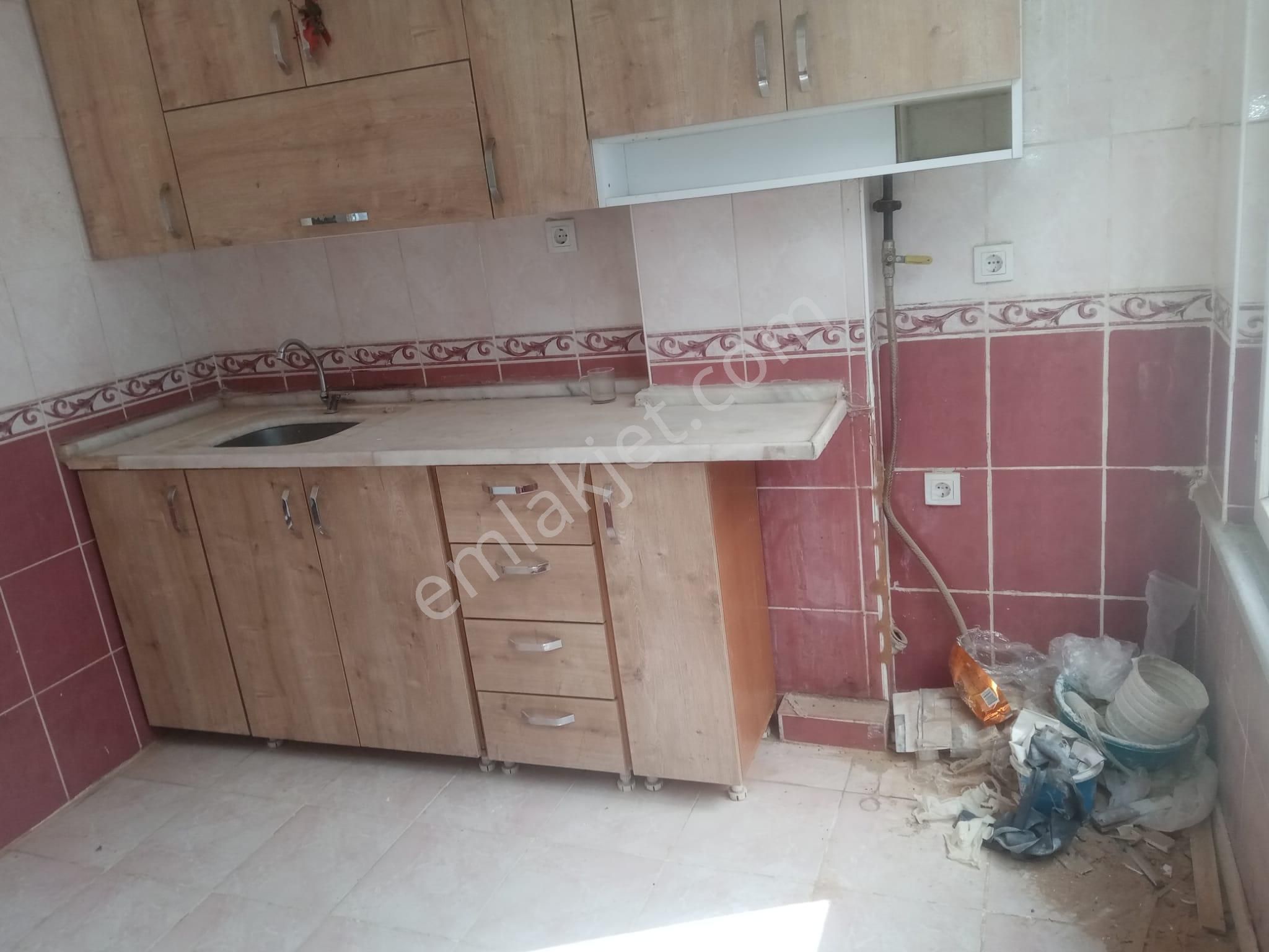 Birlik Caddesinde 2+1 Satılık Daire - Görsel 4