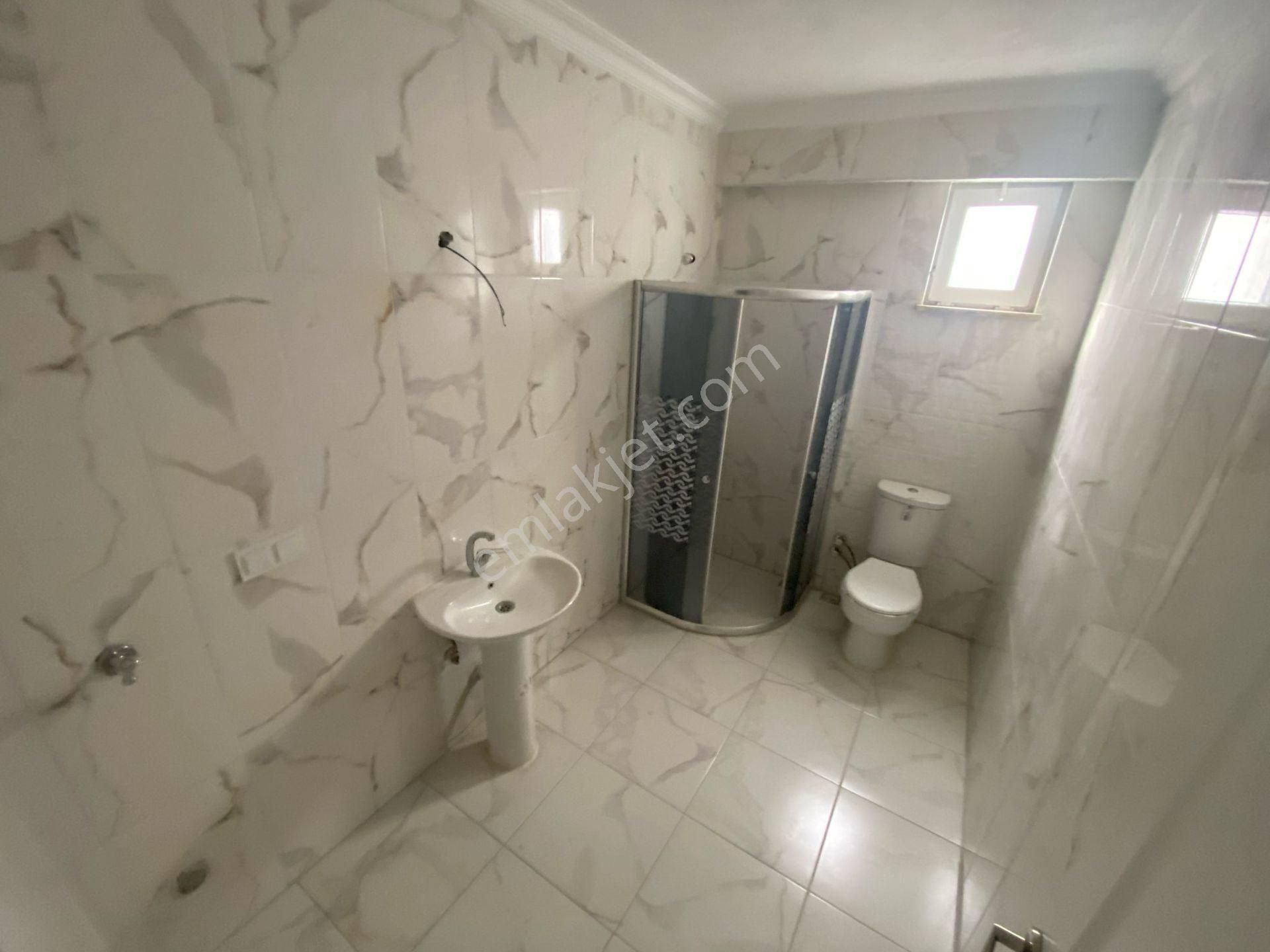 Yükselden Edremitte Geniş M2'li Önü Full Açık Ebeveyn Banyolu3+1