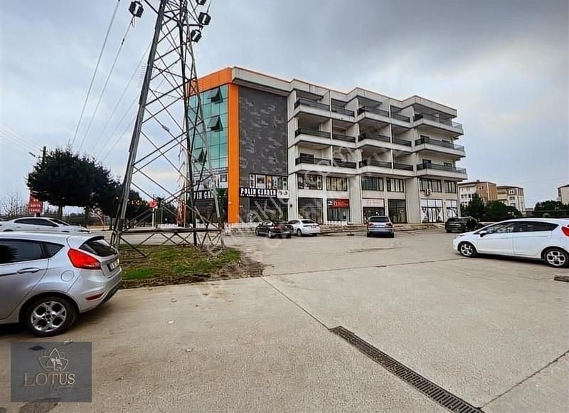 Kartepe Ataevler Kiralık Ofis Fırsat ! Sapanca Yolu Üzeri Güvenlikli İşmerkezinde Kiralık Ofis