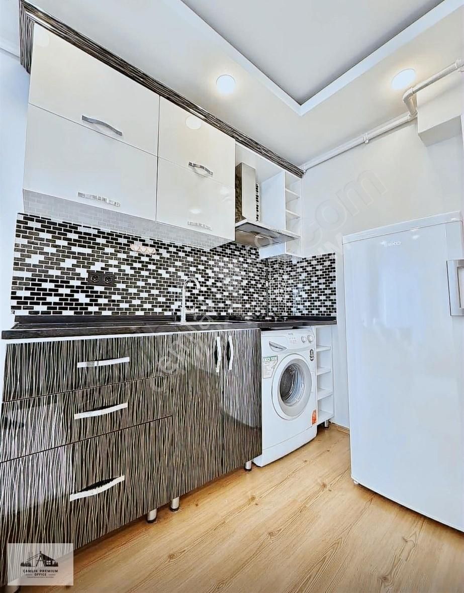 Sırakapılar Mahallesinde Satılık Lüks 1+1 Arakat Eşyalı Daire - Görsel 12