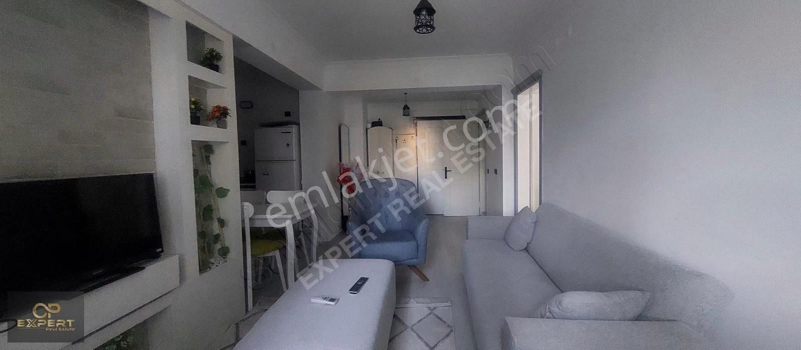 Kuşadası İkiçeşmelik Satılık Daire Havuzlu, Otoparklı Sıtede 2+1 Dolmuş Güzergahında Temız Daire.