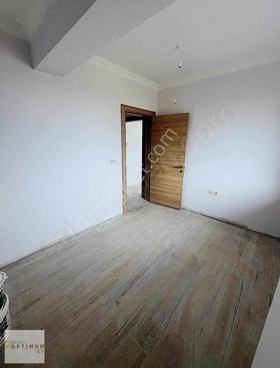 Başiskele Yeşilyurt Satılık Daire Optimum Gy'den Geniş Kullanışlı Asansörlü 3+1 Arakat Sıfır Daire