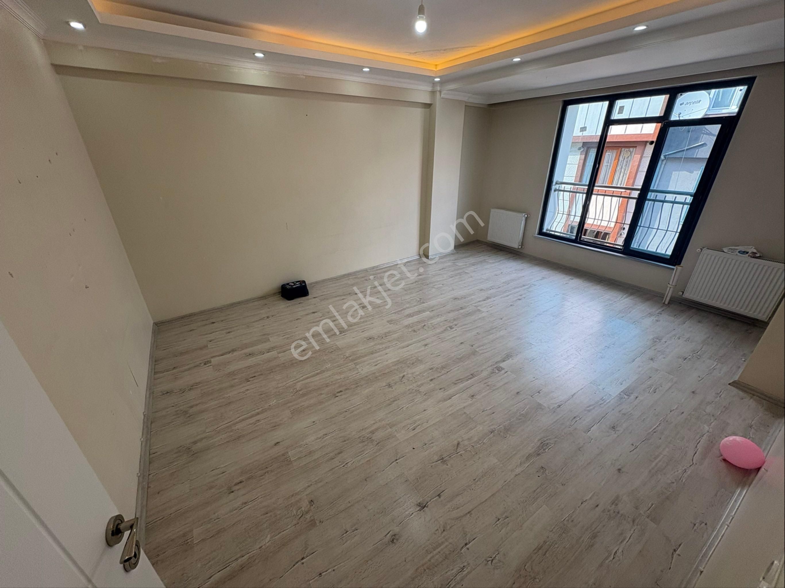 Sultangazi Uğur Mumcu Kiralık Daire 🏡uğurmumcu Mah 3+1 120m2 3.kat Kira:30.000🏡