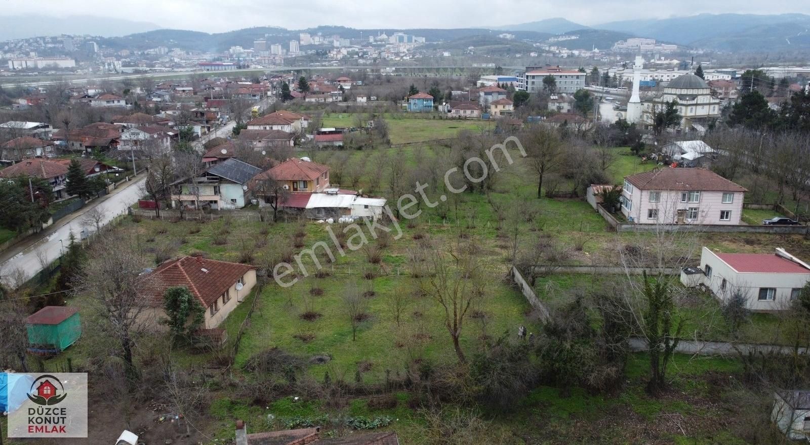 Düzce Merkez Çamköy Satılık Konut İmarlı Düzce Çamköyde Yatırımın Yoğun Olduğu Bölge Satılık 413 M² Arsa