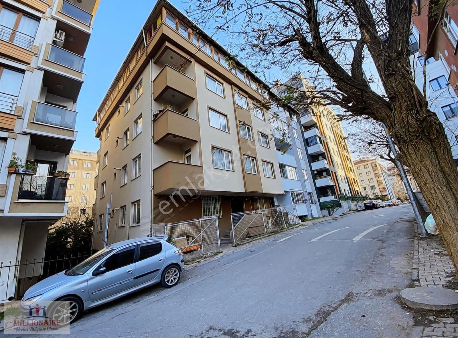 Çekmeköy Kirazlıdere Satılık Daire Taşdelen Kirazlıderede 220m² Geniş Daire