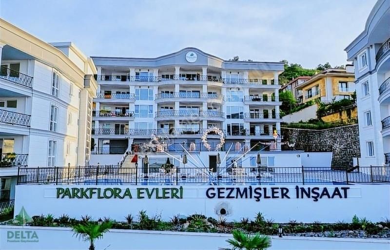 Bulancak Burunucu Köyü (Konakyanı) Satılık Daire Delta Gayrimekul'den Park Flora Evleri'nde Satılık 6+1 Flatvilla