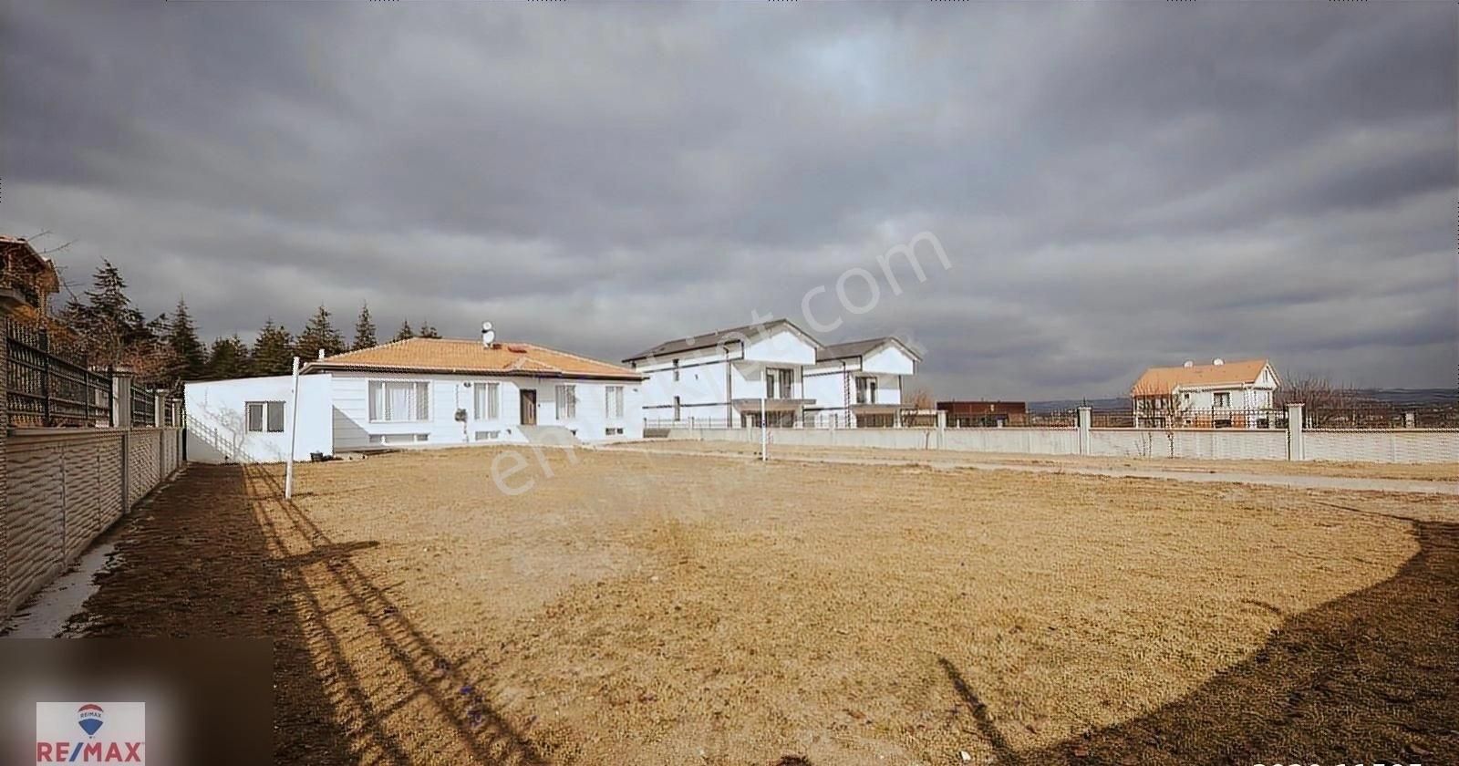 Gölbaşı Hacıhasan Satılık Villa Gölbaşı Hacıhasan'da *2000 M2*arsa Üzerinde * 9+2 Odalı Villa *