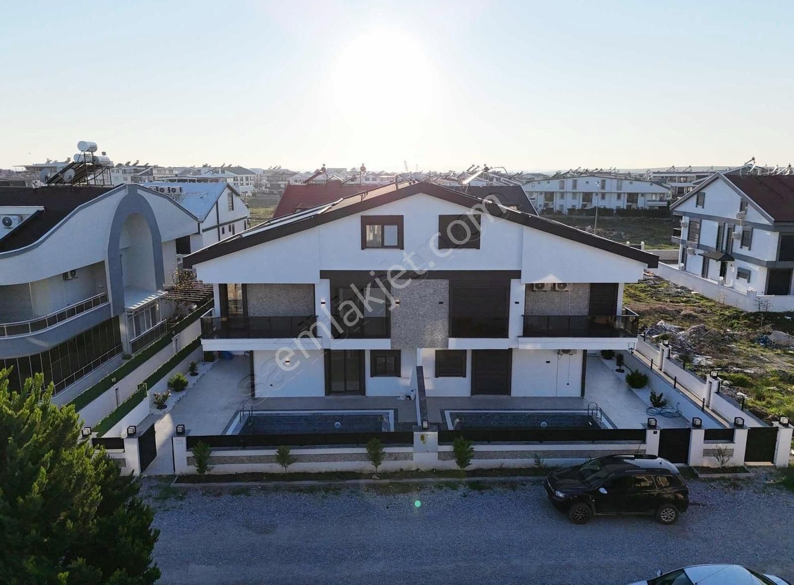 Didim Efeler Satılık Villa Dev Gibi Havuzlu Geniş Sıfır 4+1 Villa