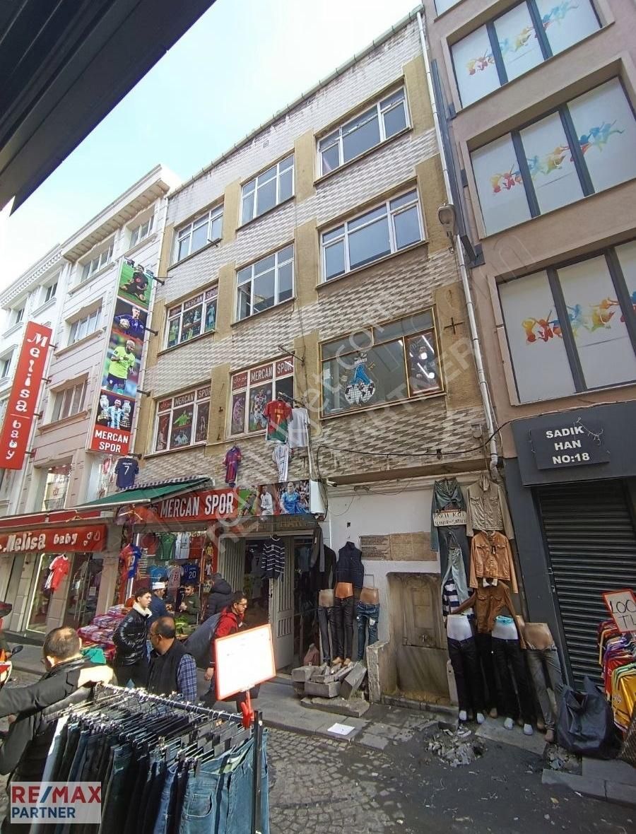 Fatih Mercan Satılık Bina Ticaretin Kalbi Beyazıt Mercan'da Satılık 750 M² İş Hanı