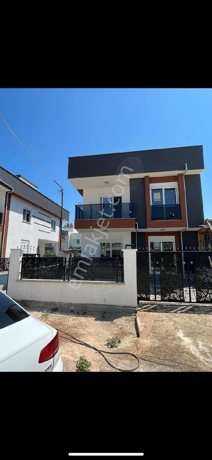 Silifke Atakent Satılık Daire Denize 150 Metre Lüks Villa