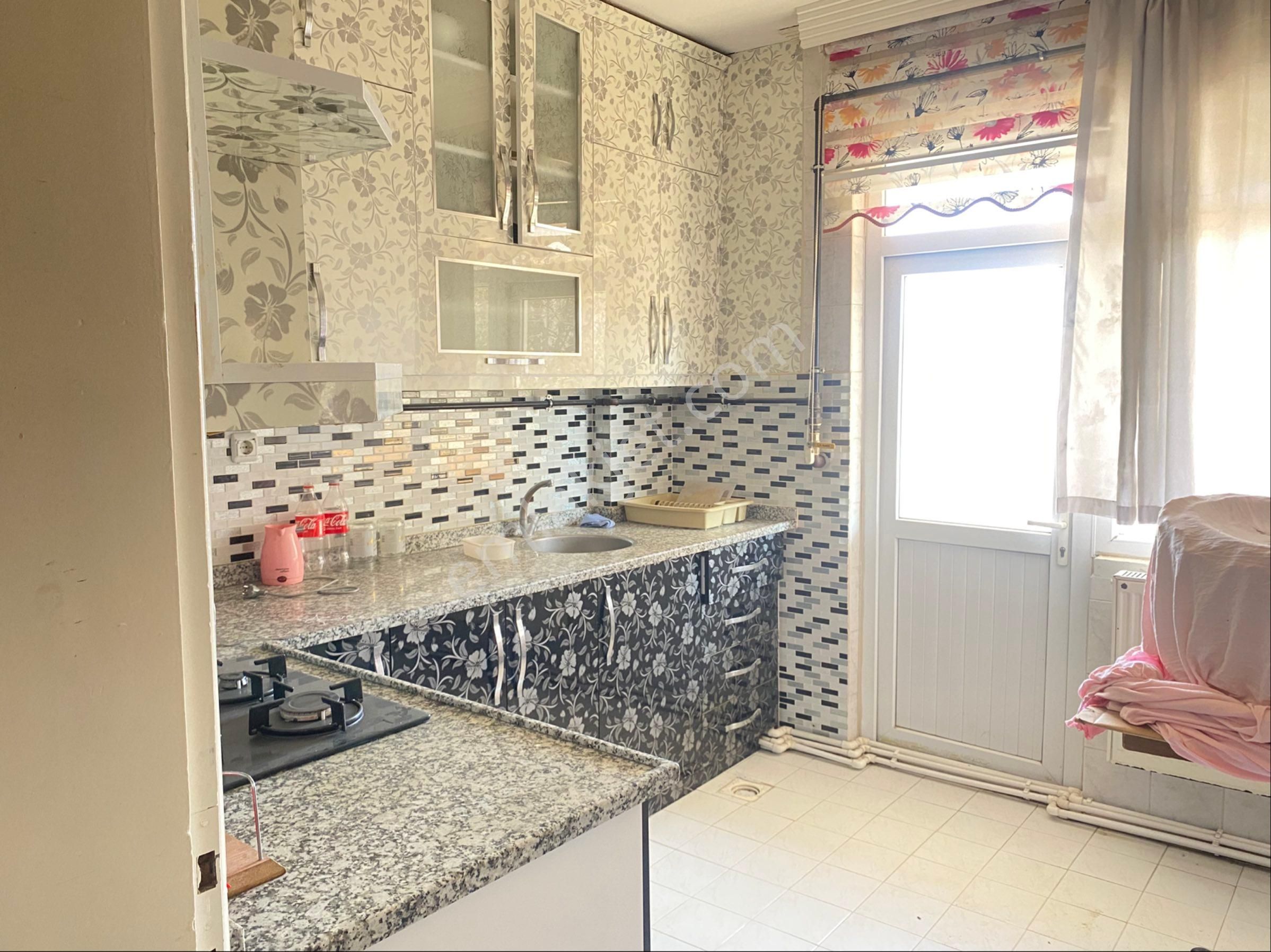 Dinamikten Satlık 800 Metre Bahçeli 3 Katlı Ev - Görsel 10