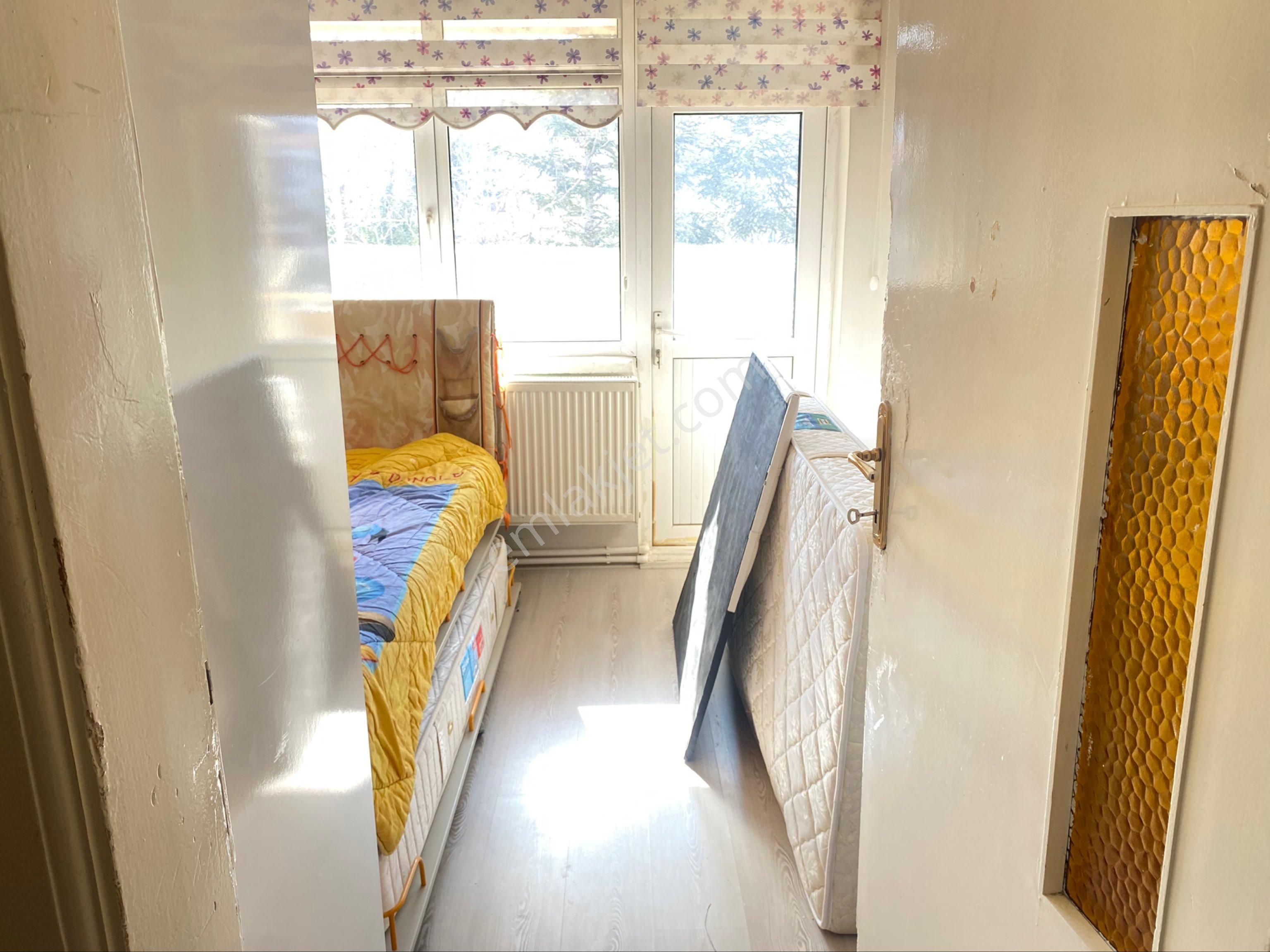 Dinamikten Satlık 800 Metre Bahçeli 3 Katlı Ev - Görsel 9