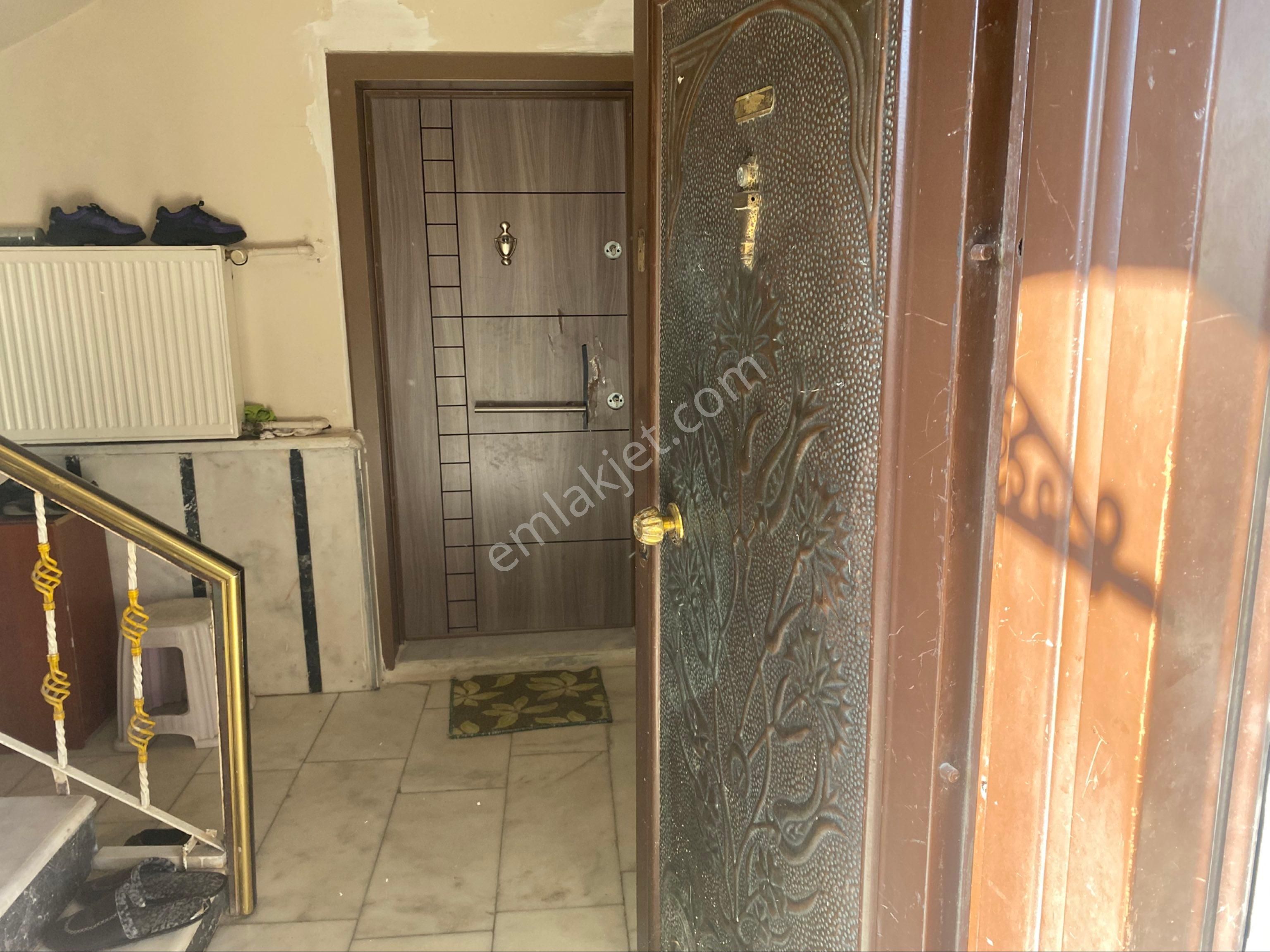 Dinamikten Satlık 800 Metre Bahçeli 3 Katlı Ev - Görsel 3