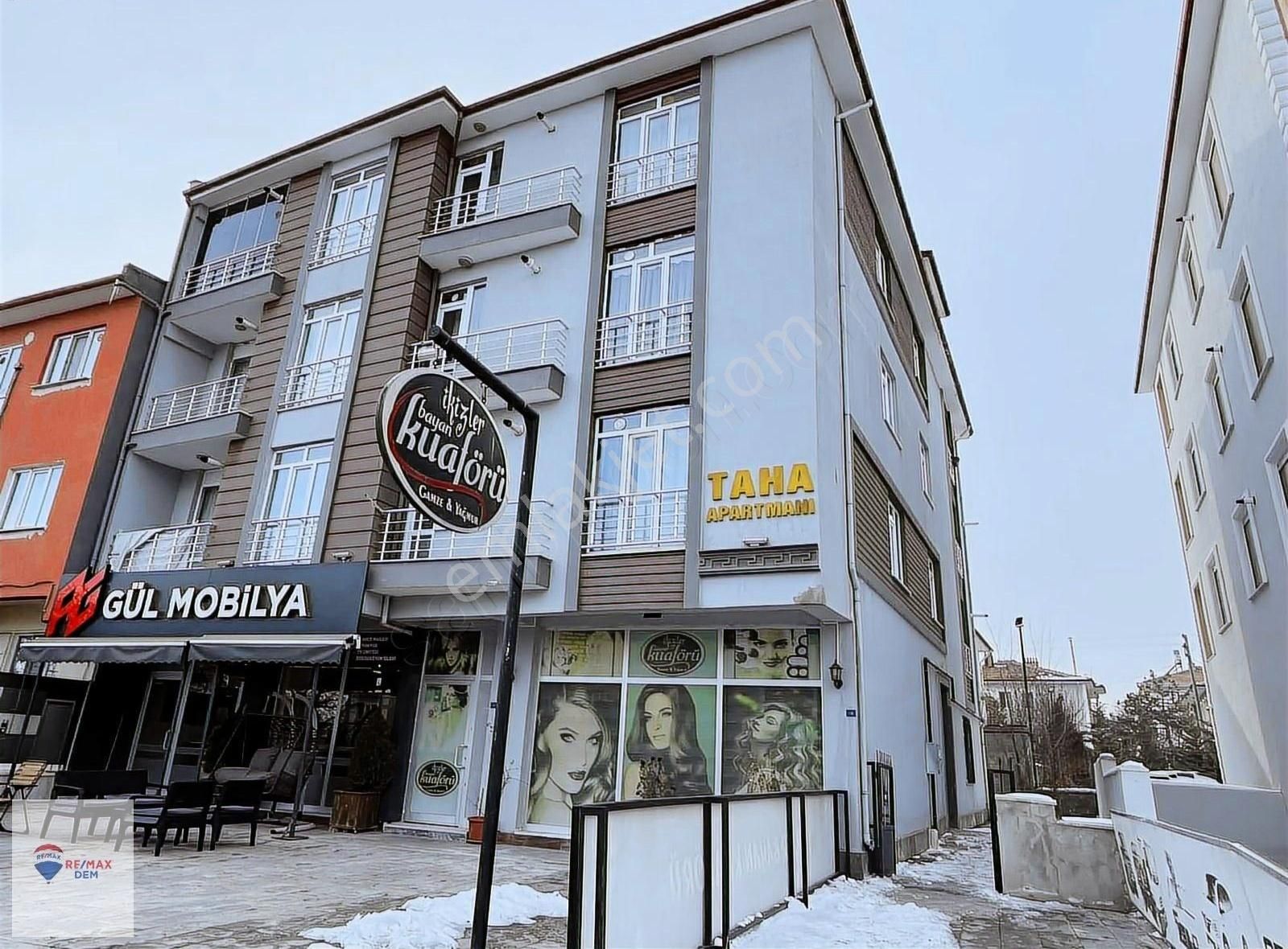 Erzincan Merkez Cumhuriyet Satılık Daire Remax Dem/den Cumurhiyet Mahallesinde Satılık 2+0 Eşyalı Daire