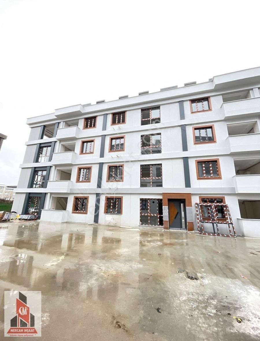 Arnavutköy Atatürk Satılık Daire Site İçerisinde Lüks Sıfır 2+1 Giriş Kat Daire