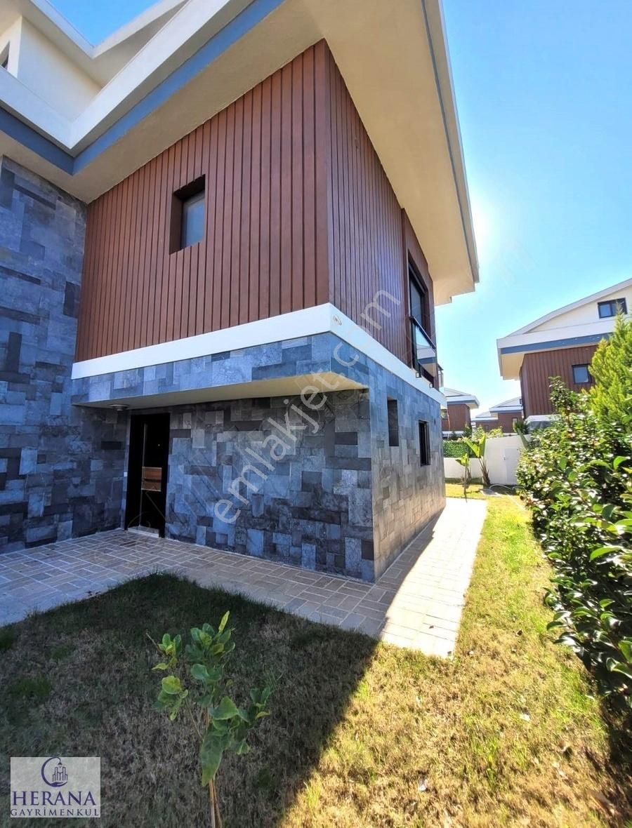 500 M2 Arsa İçinde Denize 300 M Tam Müstakil Satılık Villa - Görsel 23