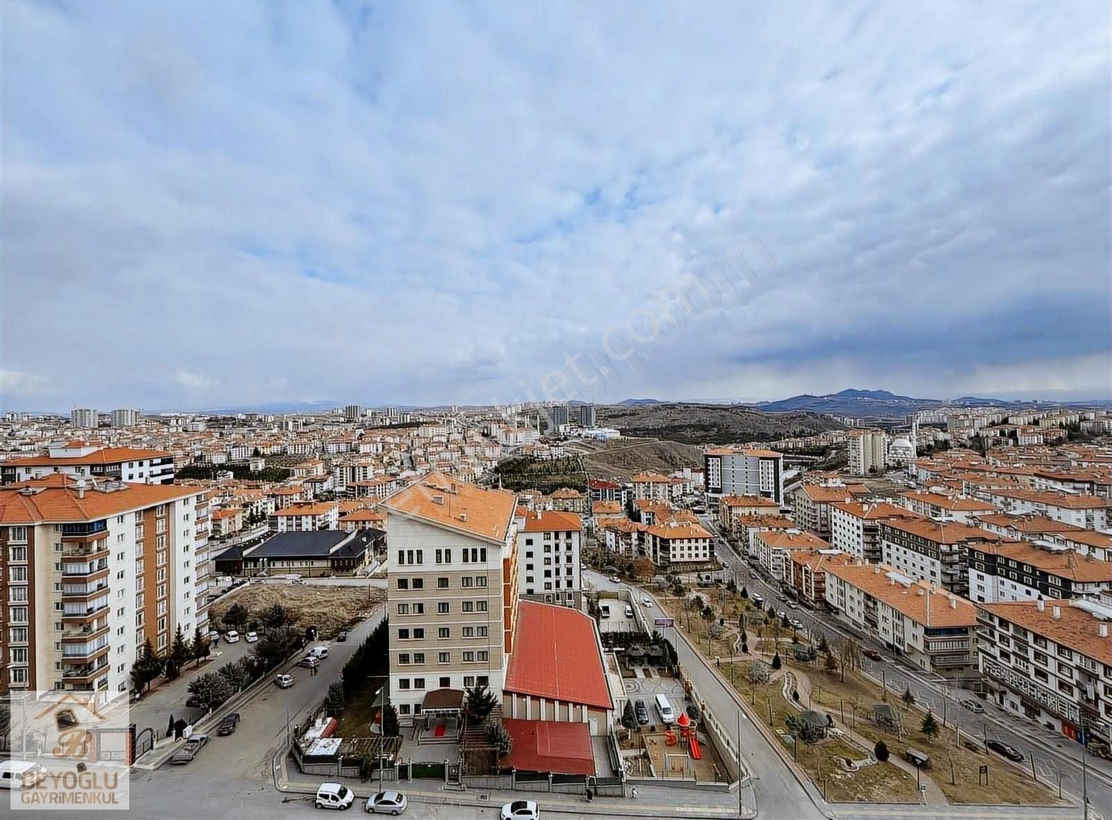 Pursaklar Merkez Satılık Daire Beyoğlu'ndan▀semtin Merkezinde Manzaralı▀ 4+1 Satılık Site Daire