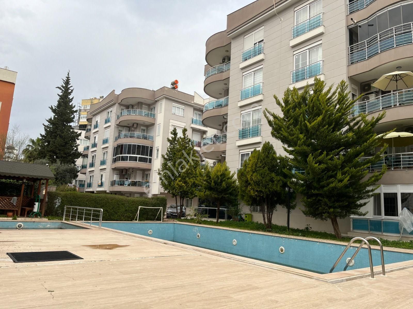 Muratpaşa Meydankavağı Satılık Daire Havuzlu Sitede Büyük 2+1