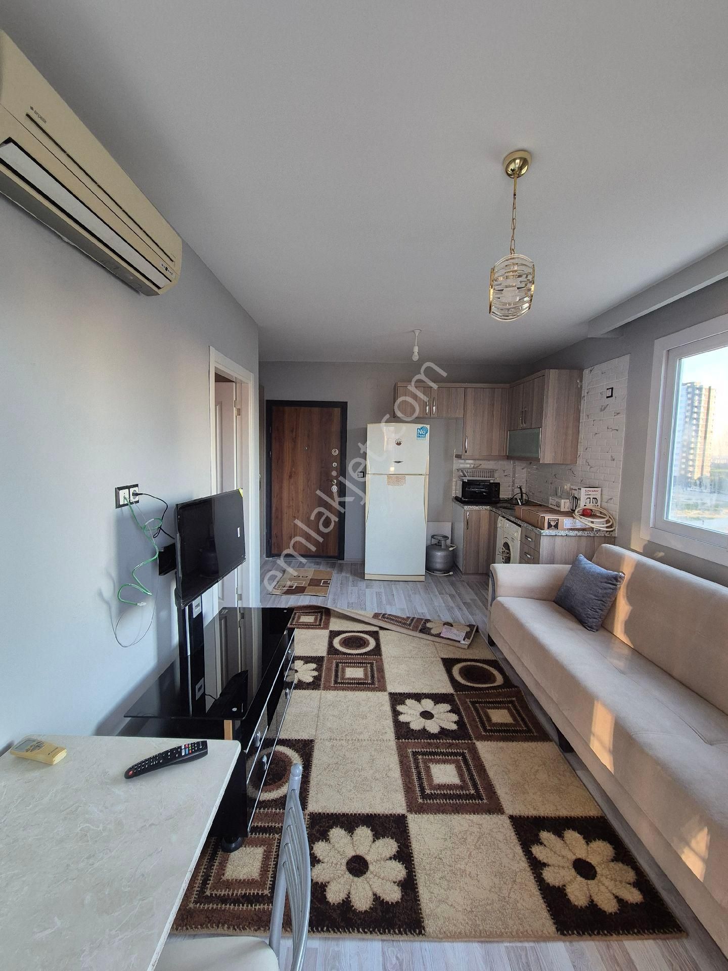 Çarkıpare'de 1+1 Full Eşyalı Az Katlı Migros Karşısı Kiralık Daire