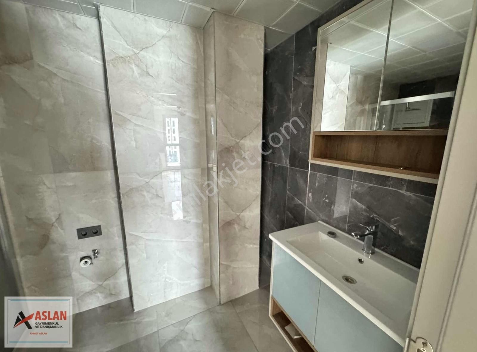 Üsküdar Çengelköy Satılık Daire Çengelköy Neva Evlerinde 4+2 Dubleks /220 M2 /boğaz Manzara