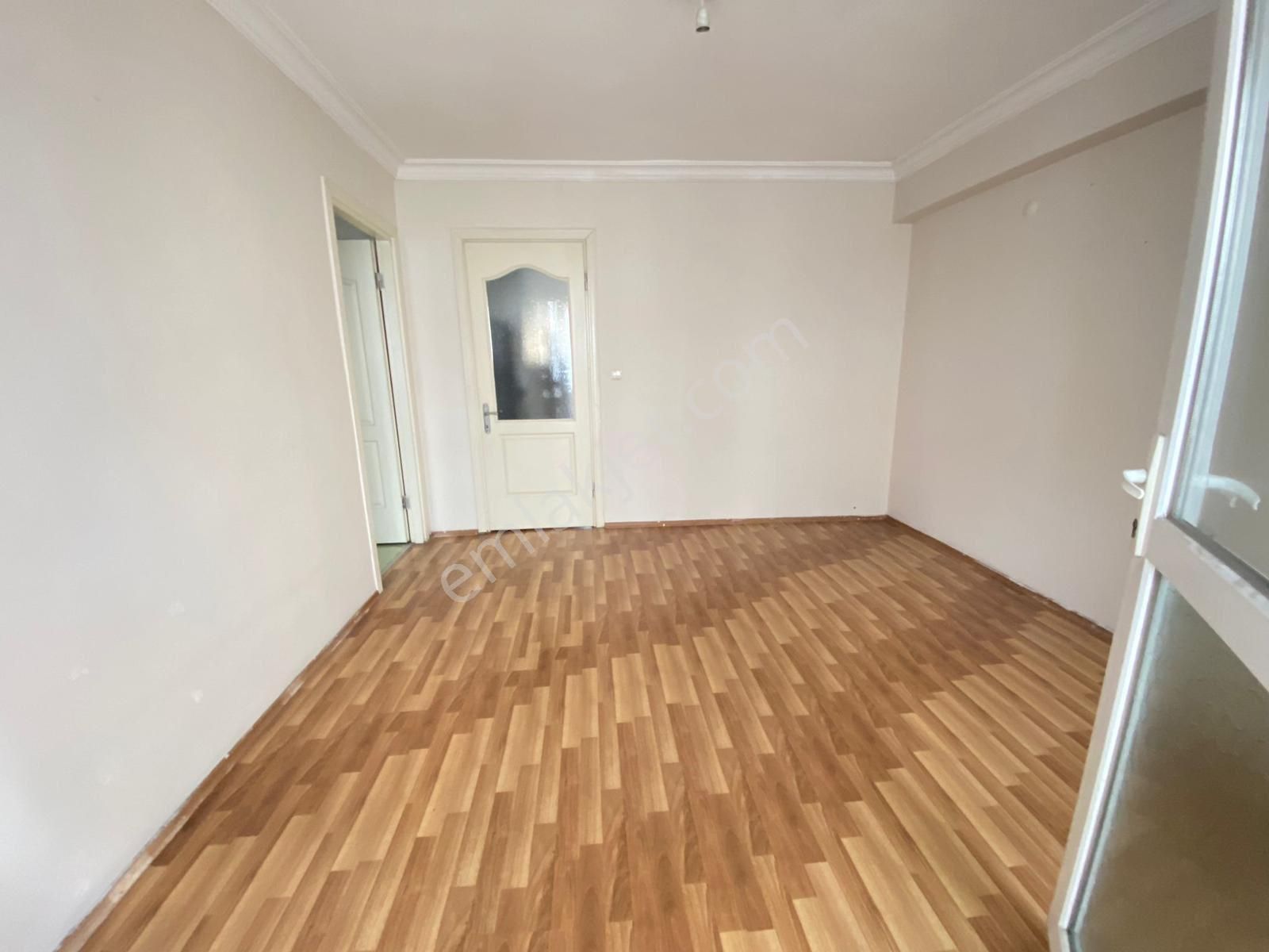 Konak Kılıç Reis Kiralık Daire Üçyolda 3+1 110m2 Arakat Genç Binada Arakat Metro Yakını Emsalsiz Daire