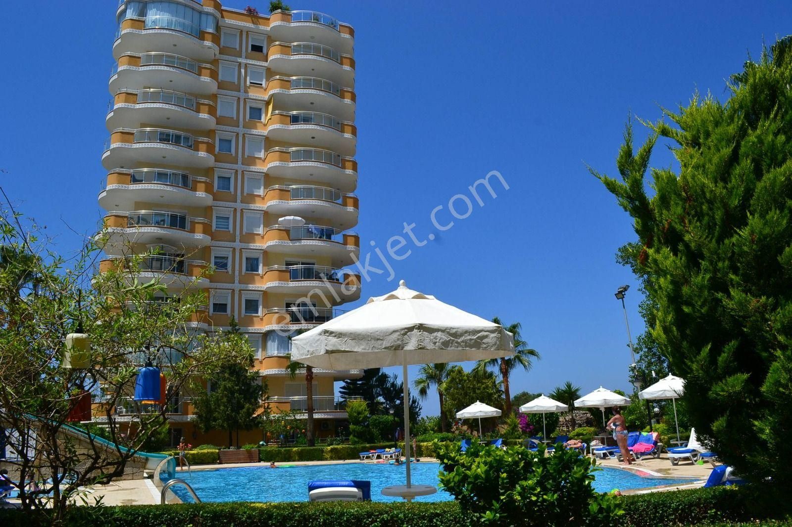 Alanya Mahmutlar Satılık Daire Denize Sıfır, Site İçinde Lüks Eşyalı 2+1