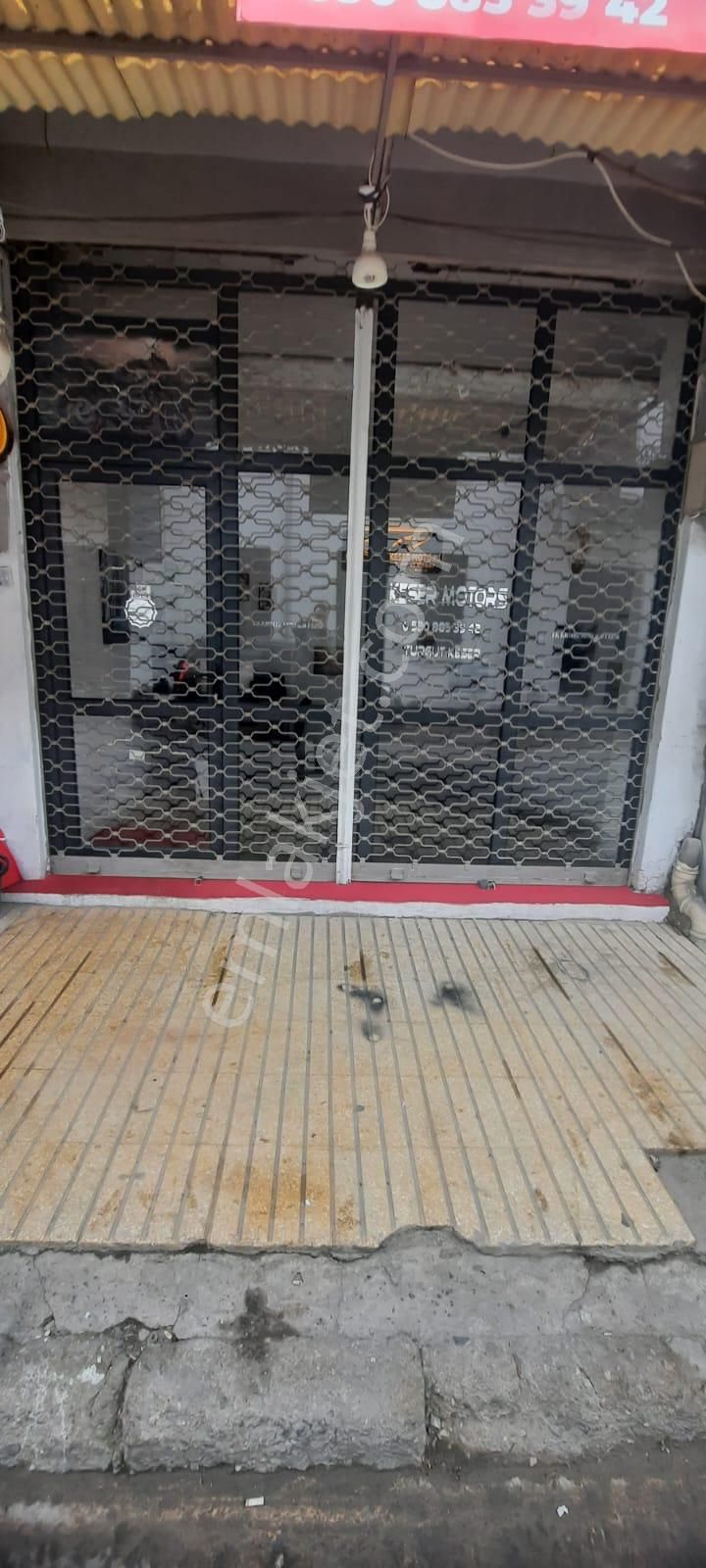 Turgutlu İzmir Şanı Alttında 12 M2 Dükkan