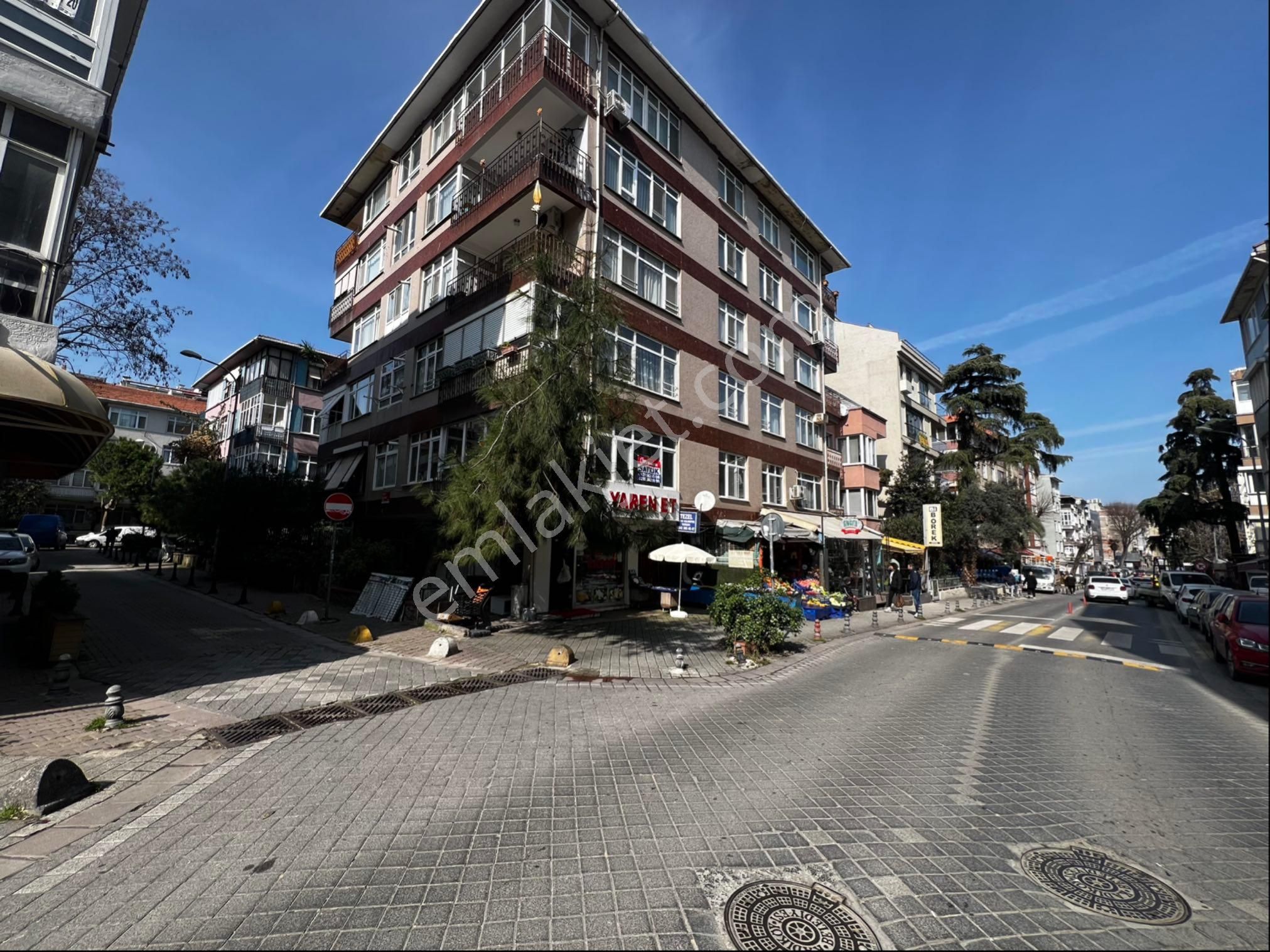 Kadıköy Osmanağa Satılık Daire Hasırcıbaşı Caddesinde İçi Full Yapılı Yatırıma Uygun 3+195m²net