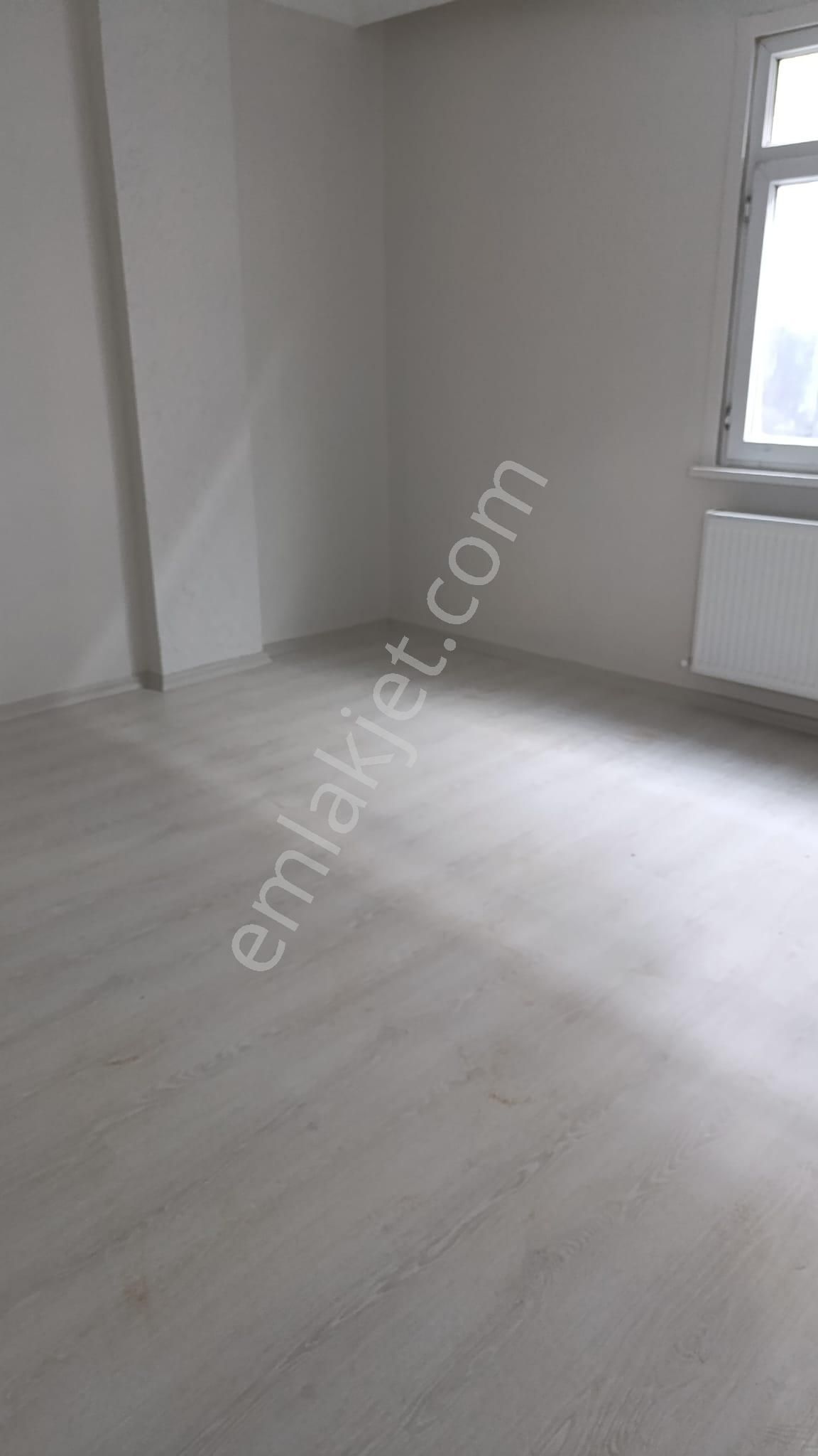 Esenyurt Pınar Kiralık Daire Avrupa Emlak Esenyurt Pınar Mah 90m² 2+1 1.normal Kat,kombili,boyalı,dolaplar Parke Yeni,tadilatlı