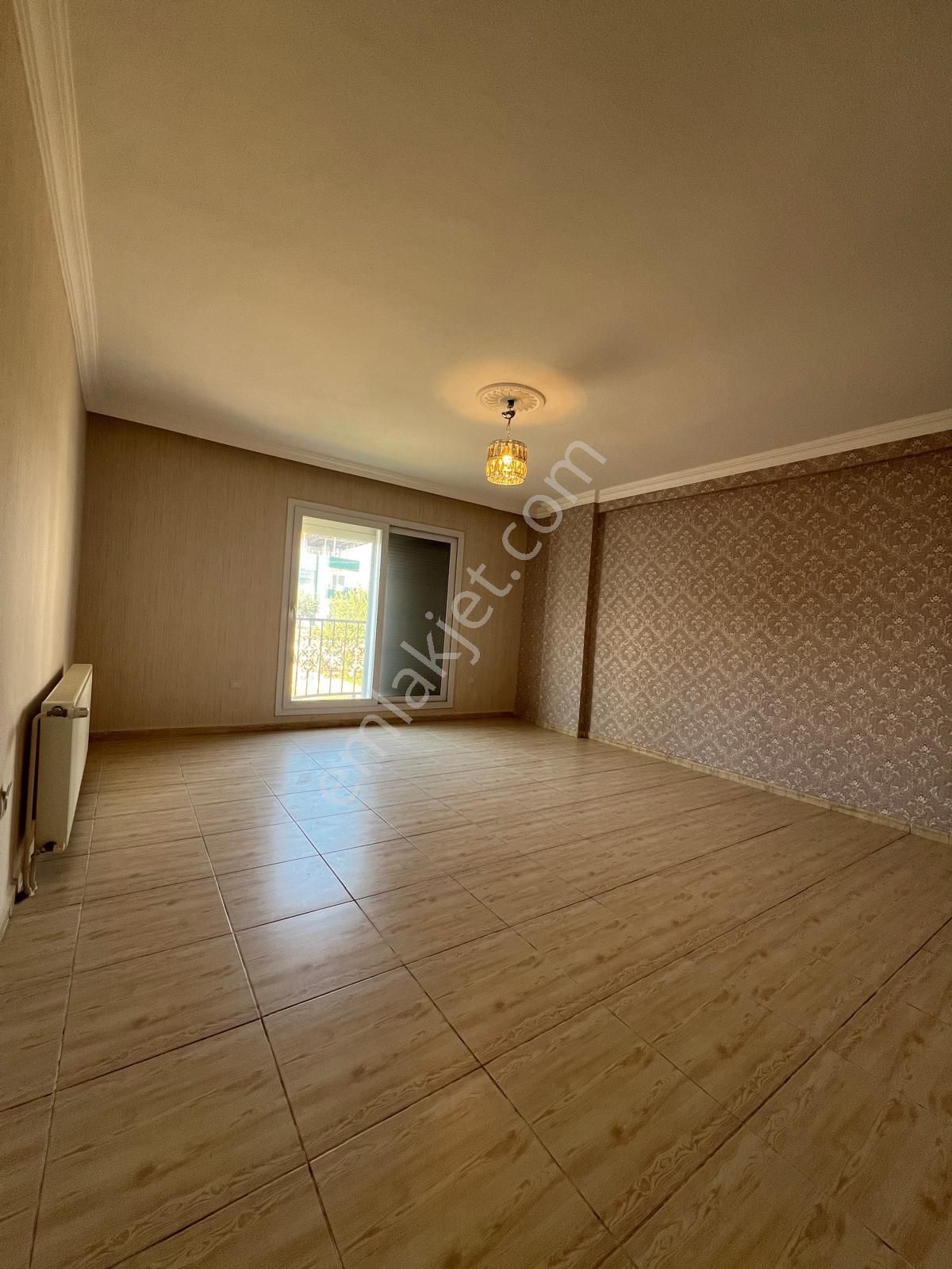 Aziz Emlak’tan Korukent’te Satılık Üç Katlı Altı Dükkan Üstteki Daireler 4 + 1 Bağımsız Mutfak - Görsel 7