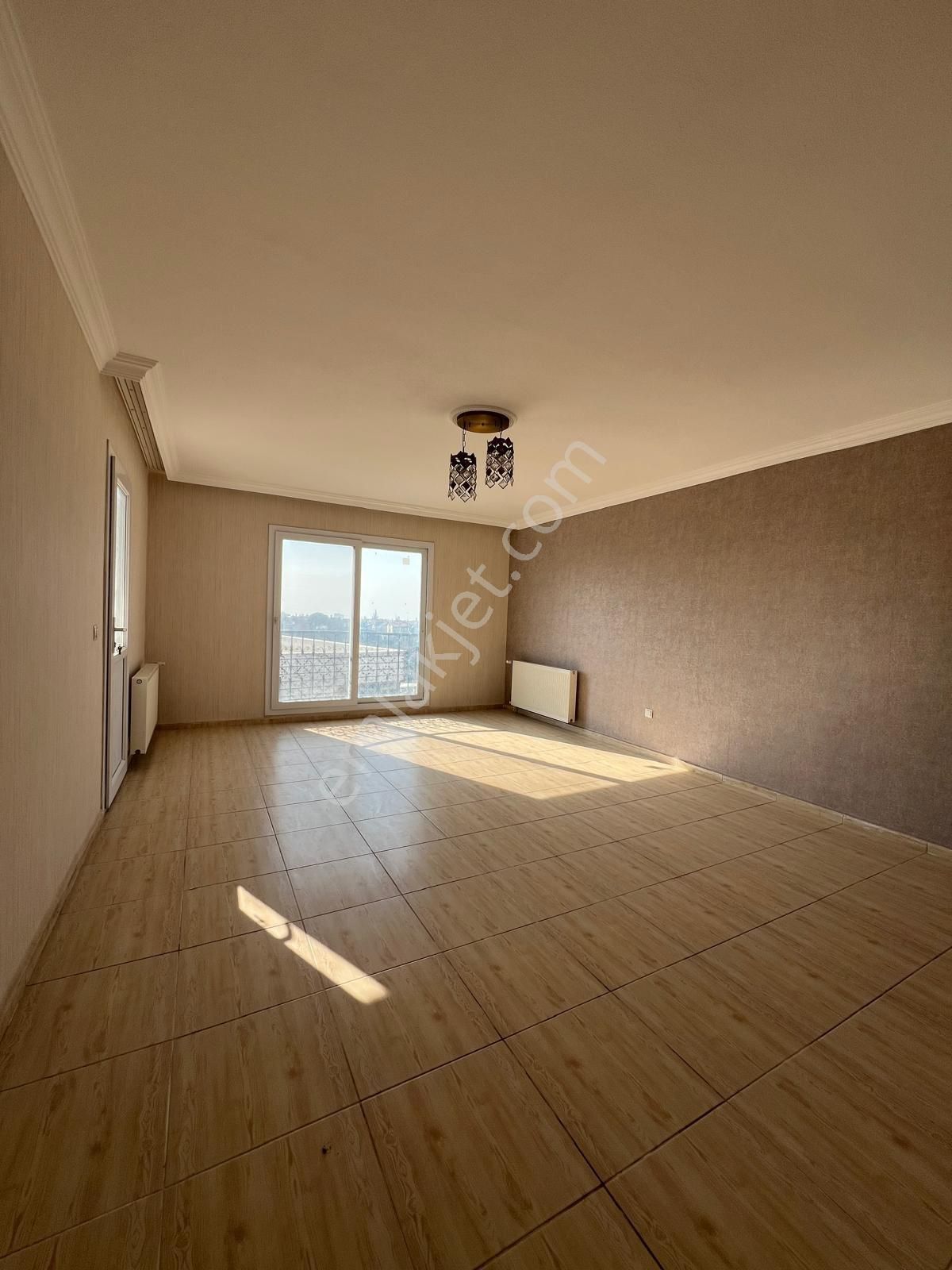 Aziz Emlak’tan Korukent’te Satılık Üç Katlı Altı Dükkan Üstteki Daireler 4 + 1 Bağımsız Mutfak - Görsel 3