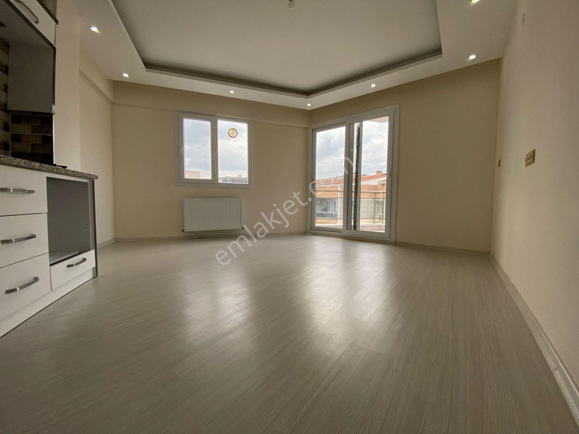 Crest Yatırımdan Muradiye İstasyon Civarında 2+1 Daire