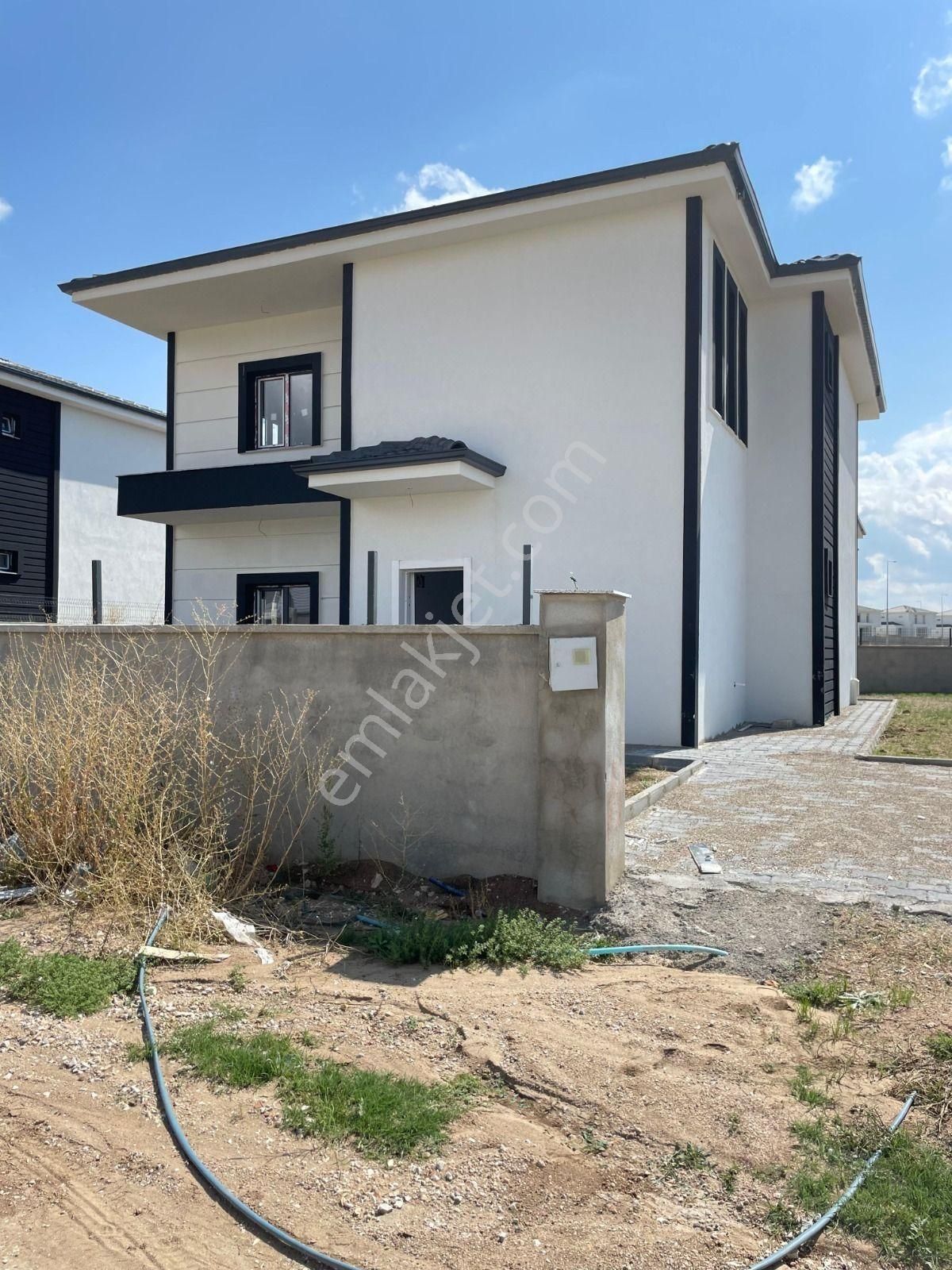Burcu Emlaktan **** Güneykent Villalarında Satılık - Görsel 24