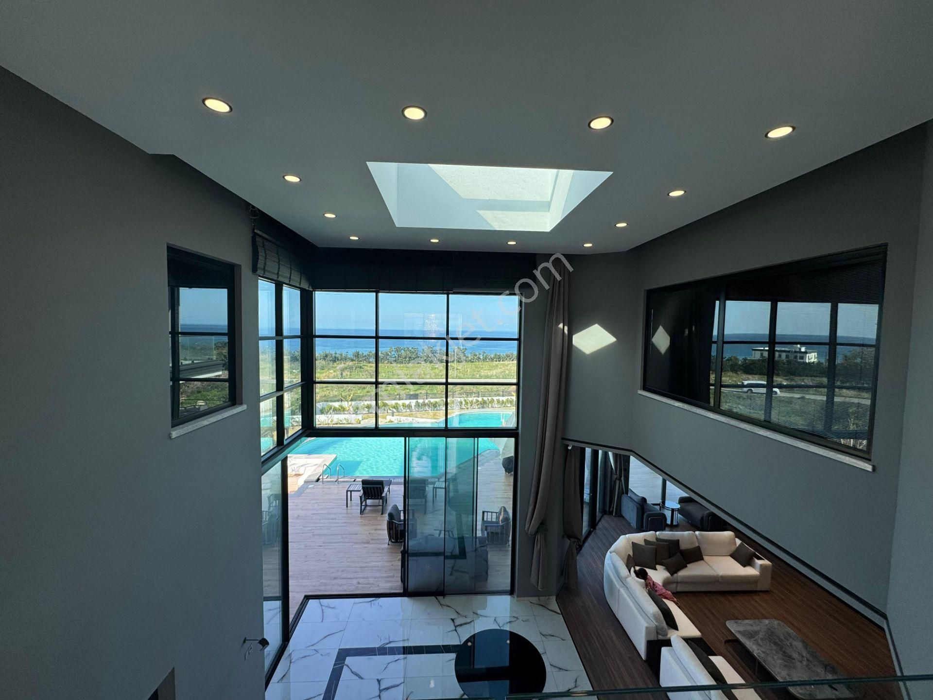 Girne Çatalköy'de Denize Sıfır Tek Yetkili Satılık 5+1 Premium Villa !!! - Görsel 18