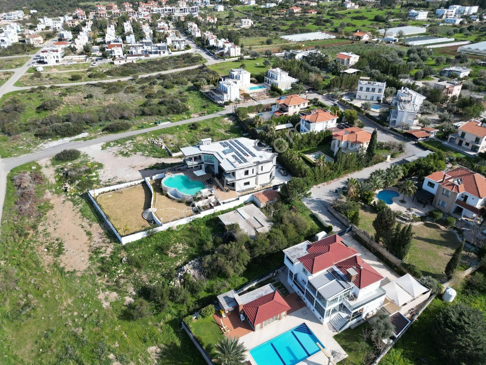 Girne Çatalköy'de Denize Sıfır Tek Yetkili Satılık 5+1 Premium Villa !!! - Görsel 4