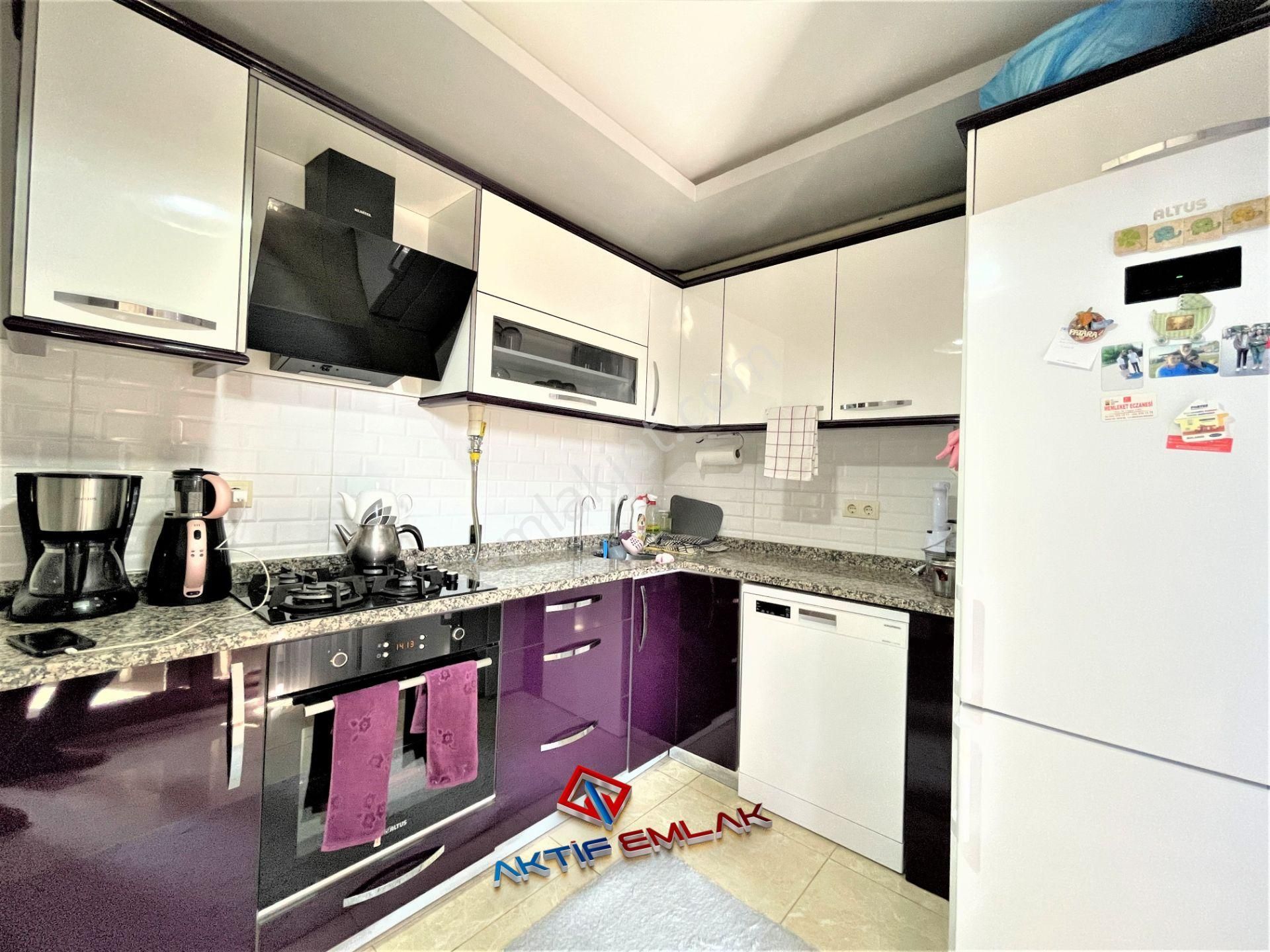 Aktif'ten Akçay'da 5 Yaşında Ayrı Mutfaklı Ön Cephe Kapalı Otoparklı 3+1 Daire