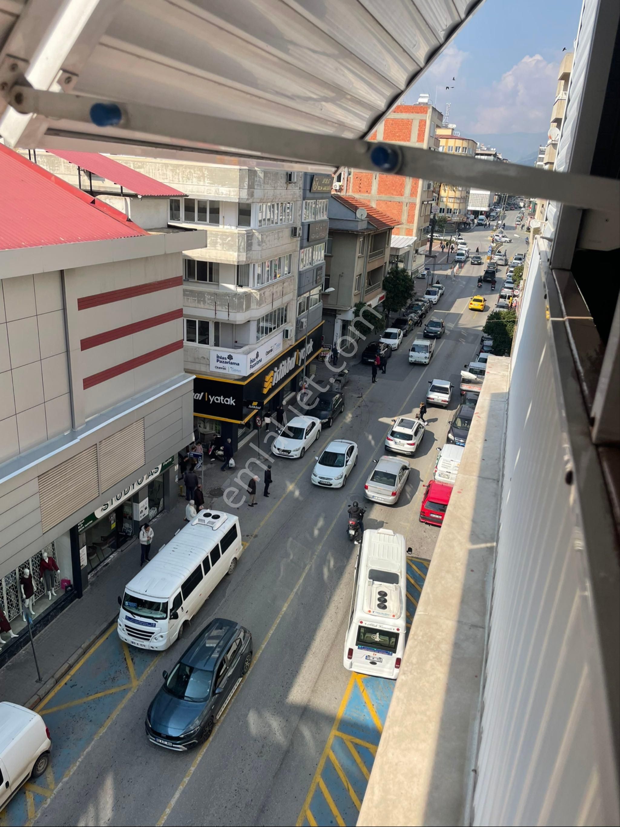 Nazilli Altıntaş Satılık Daire Acil Satılık, Hürriyet Caddesi Üzerinde, 4+1, Doğalgazlı, Arakat