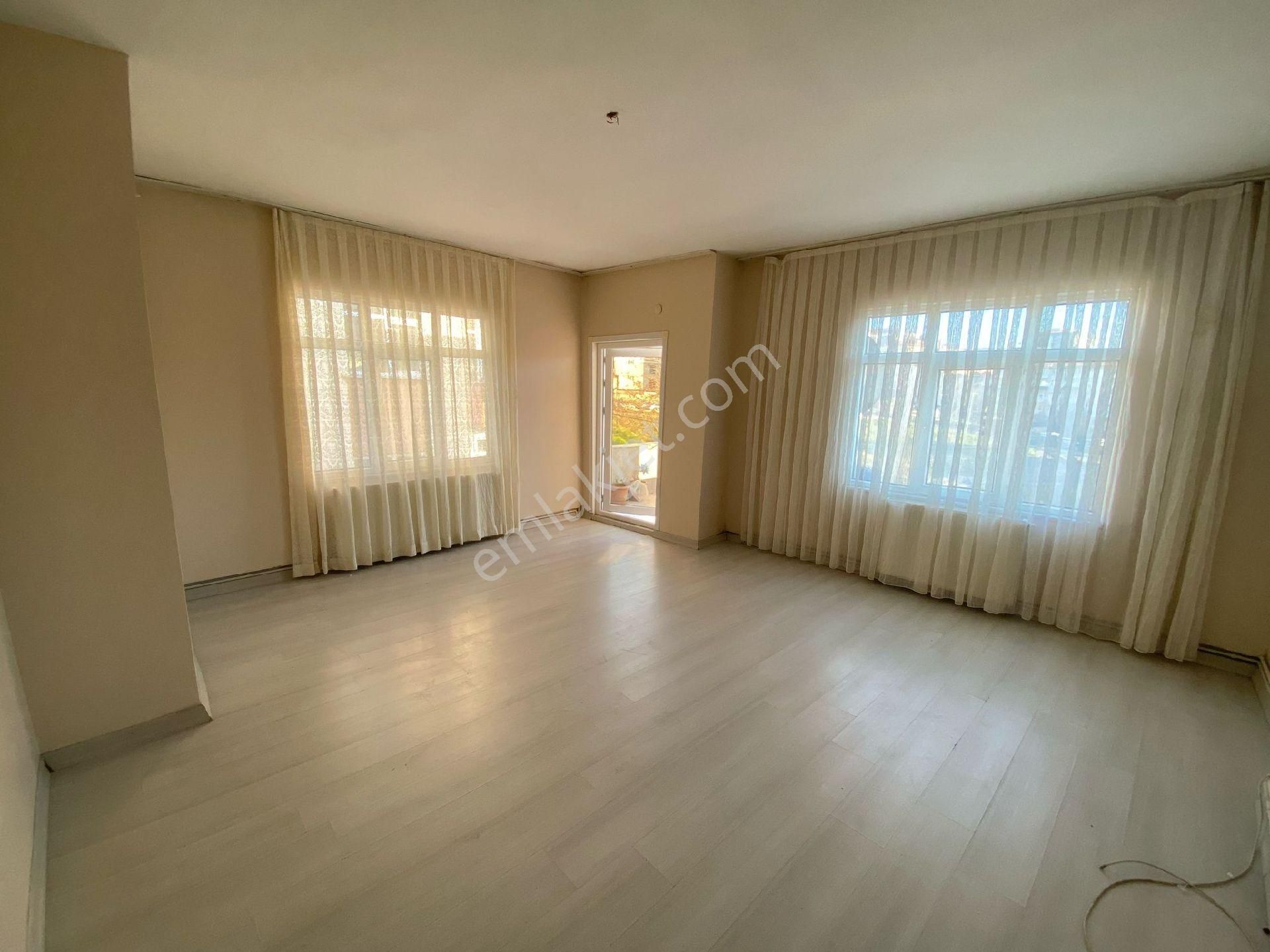 Bahçelievler Kocasinan Merkez Okula Yakın Kiralık Daire Bahçelievler Kocasinan'da 3+1 130 M² Daire