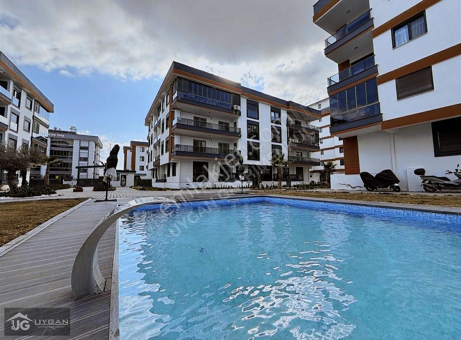 Uygan'dan Muratbey Mah. 3+1 140m² Havuzlu Site Arakat Lüx Daire