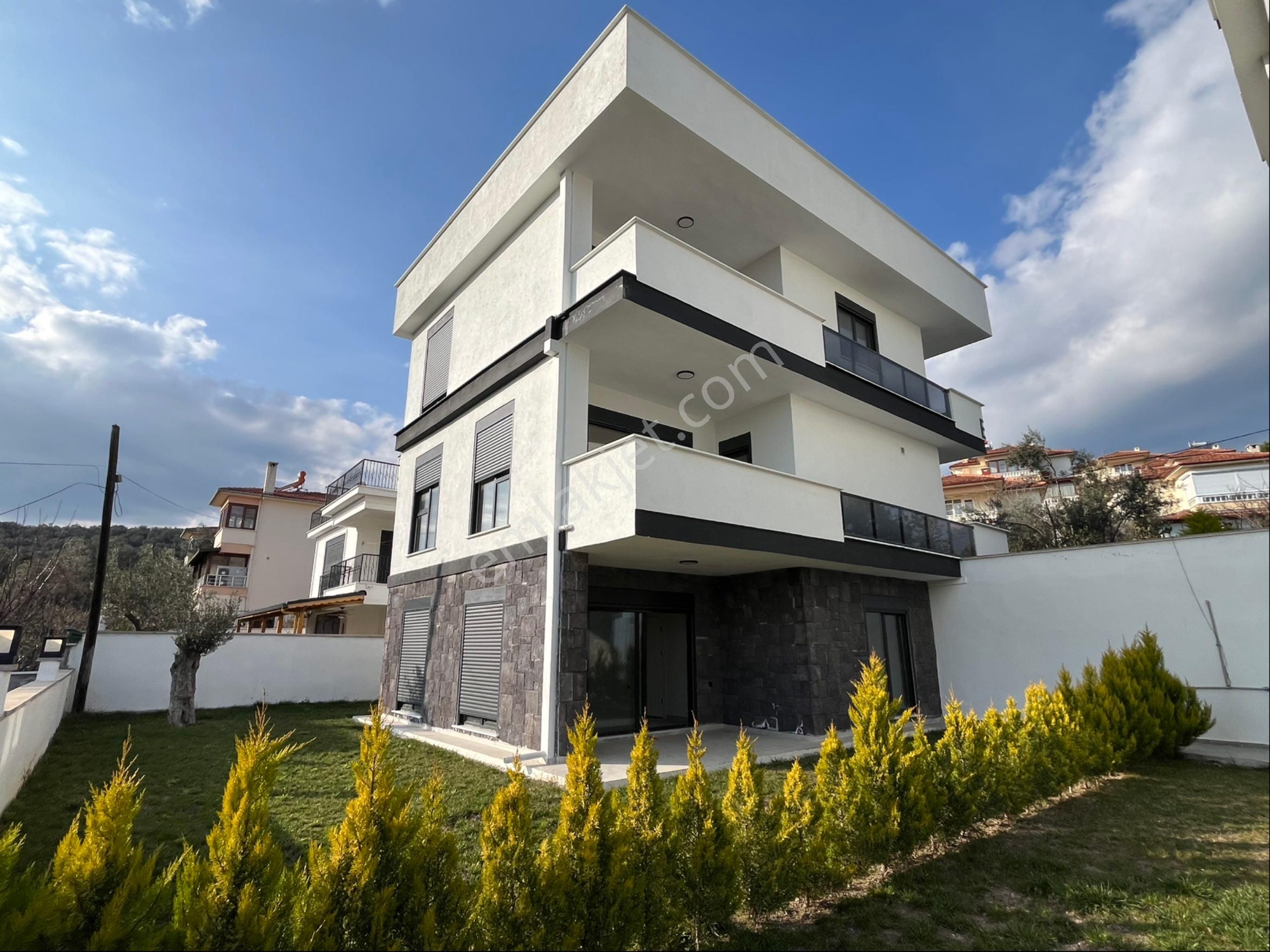 Edremit Güre Satılık Villa Güre Ramada Otel Bölgesinde Tam Bağımsız Müstakil Villa