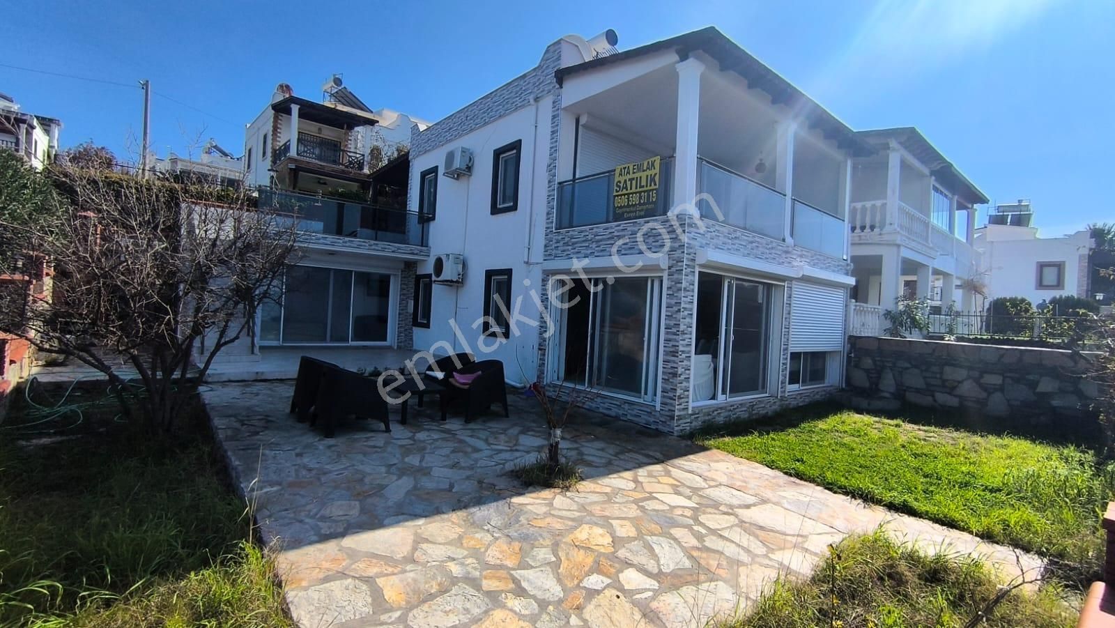 Muğla Milas Site İçerisinde Satılık Villa Plajlı Sitede Denize Sıfır 5+1 Dubleks Villa