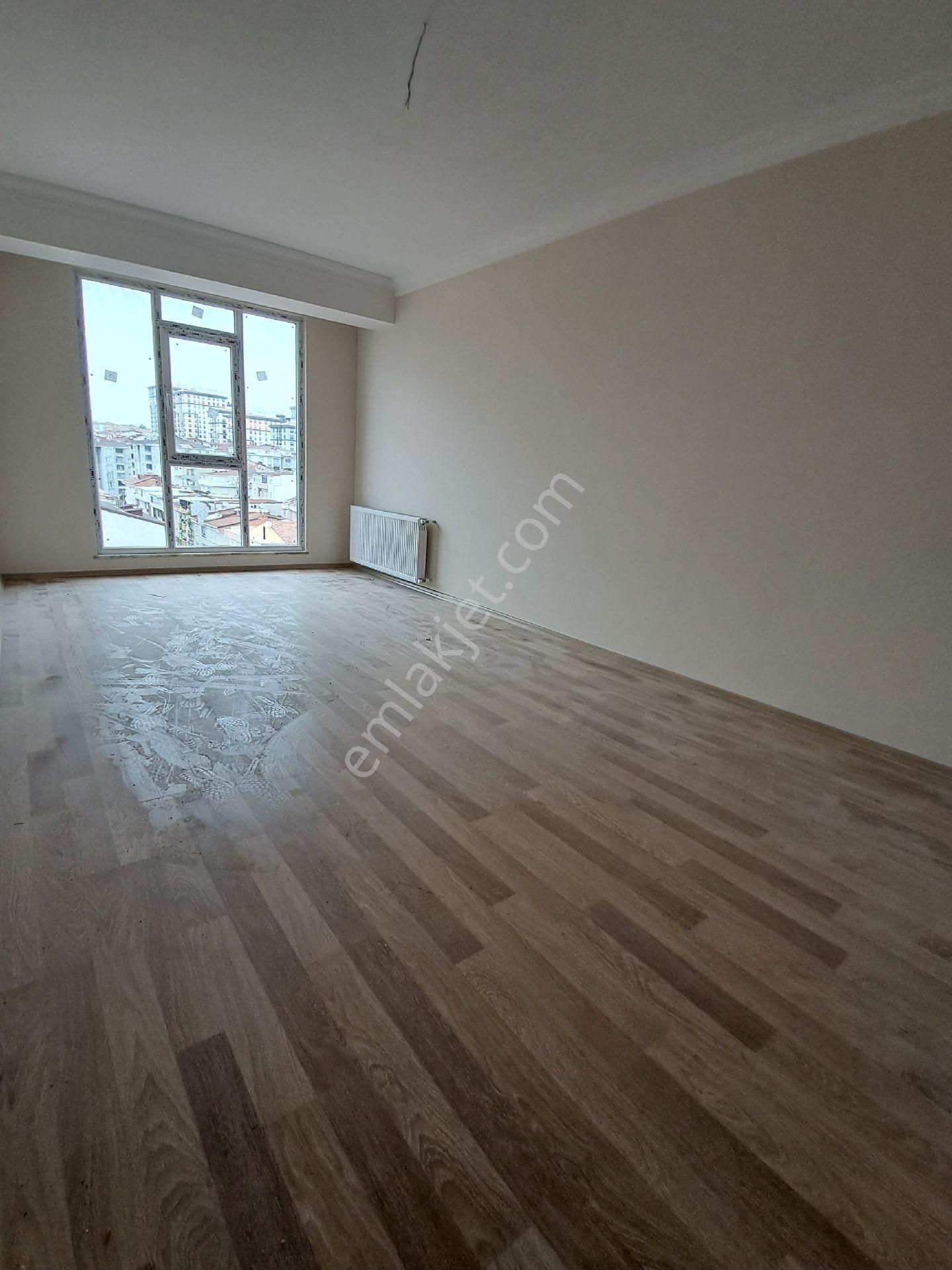 Bağcılar Demirkapı Satılık Daire Demirkapı Mh. Satılık 2+1 Sitede Daire