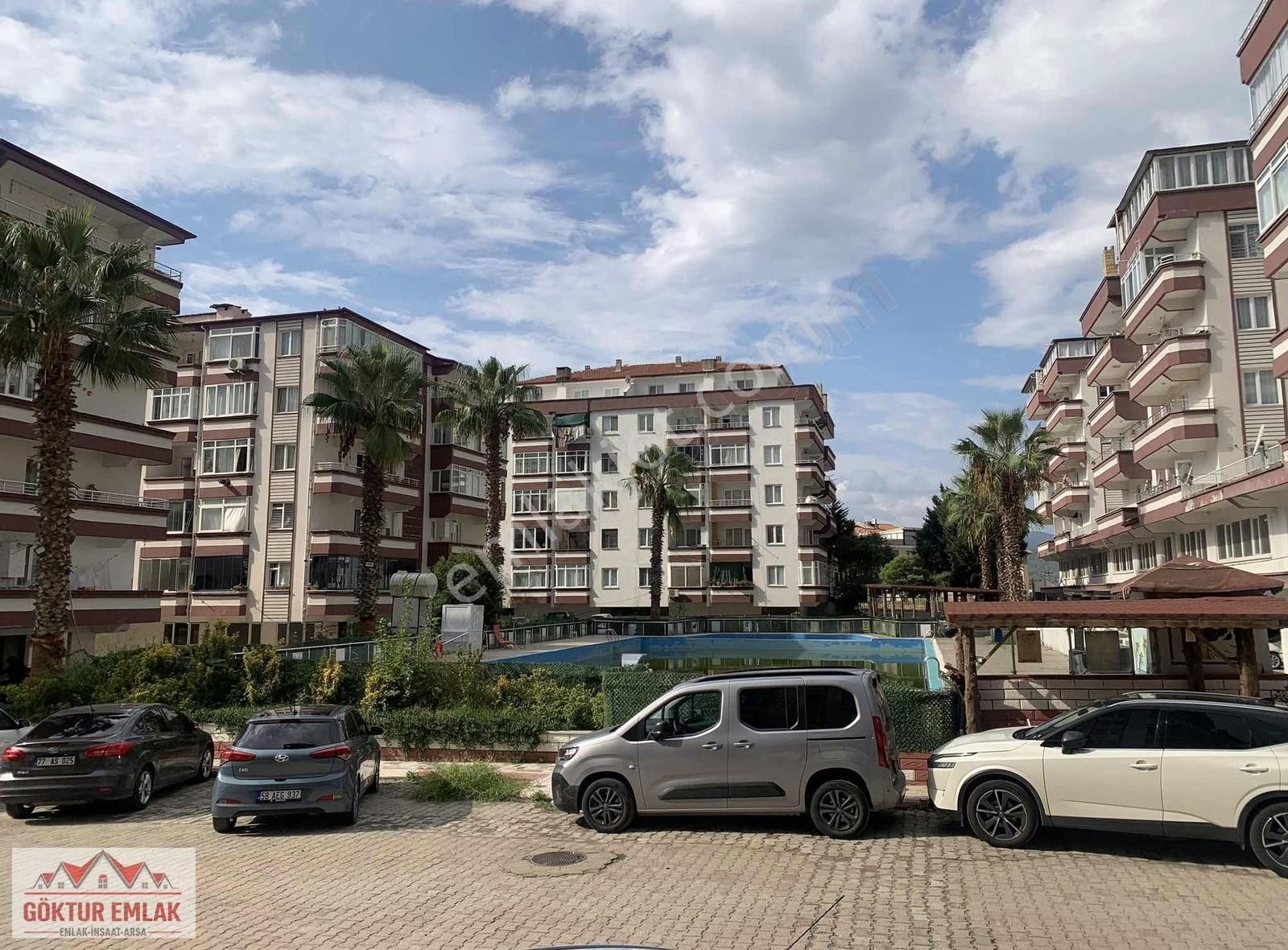 Çınarcık Koru Bld. (Cumhuriyet) Satılık Daire Yalova Çınarcık Koru Köy Havuzlu Site İçi Daire