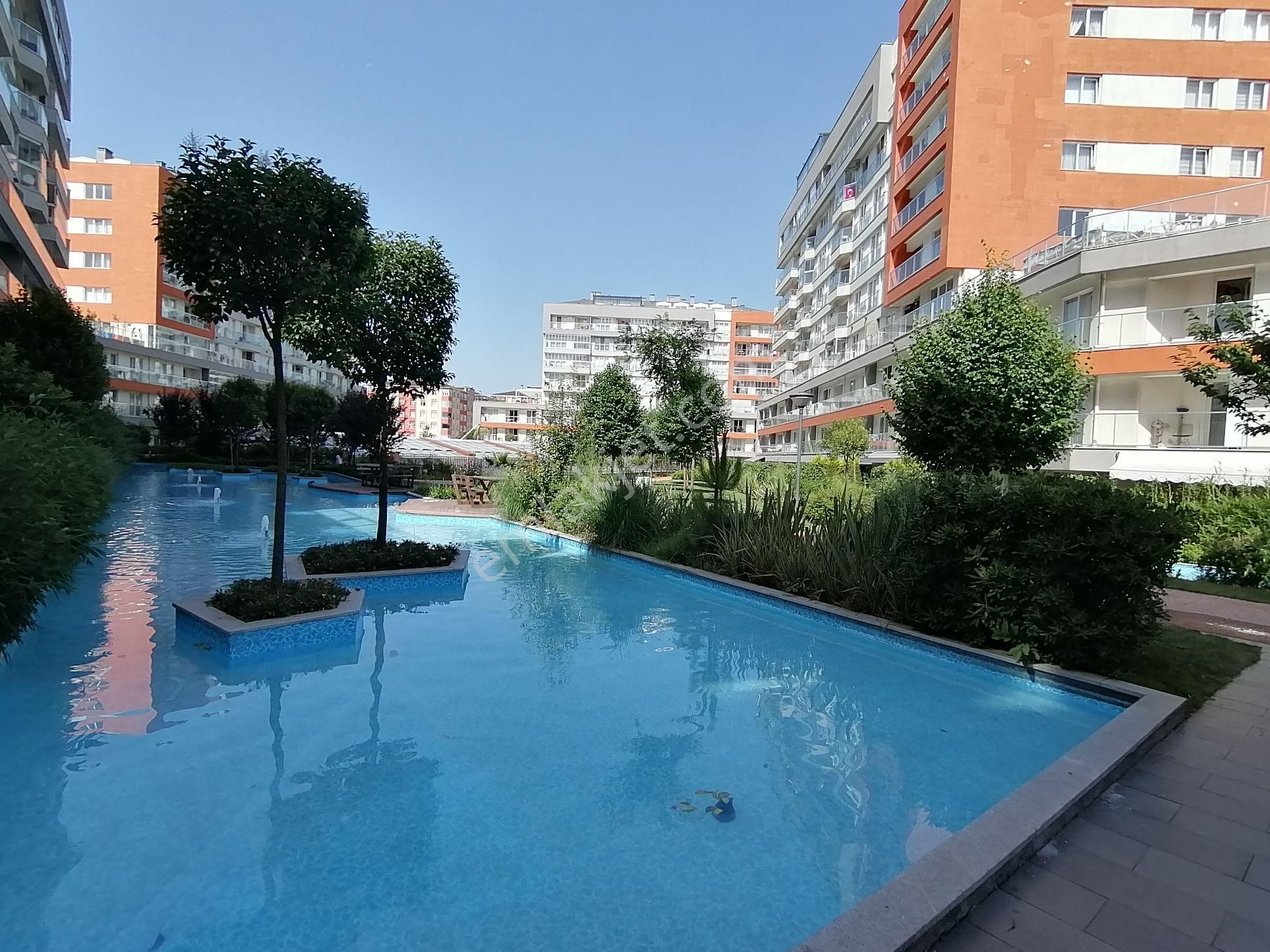 Sultanbeyli Adil Satılık Daire Seeworld Suryapı İdilia 3+1 Ultralüx 172m2 Sur Yapı