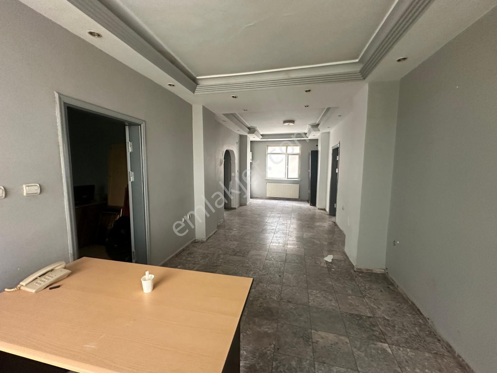 İstanbul Küçükçekmece Kiralık Dükkan & Mağaza Loft'tan Sefaköy Merkezde Kıralık 1.kat Ofis İşyeri