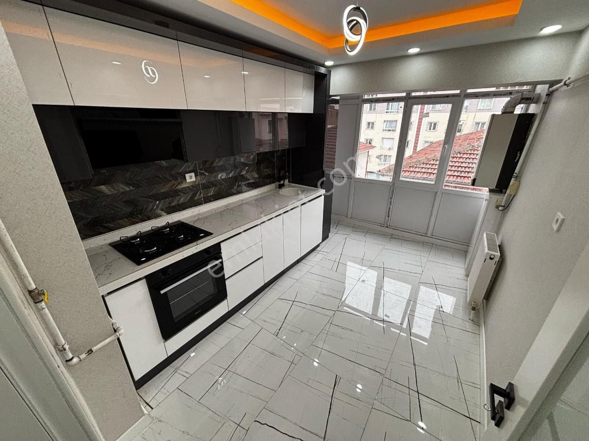 Sincan Plevnede 3+1 Ultra Lüks Yapılı Geniş Ön Cephe Daire
